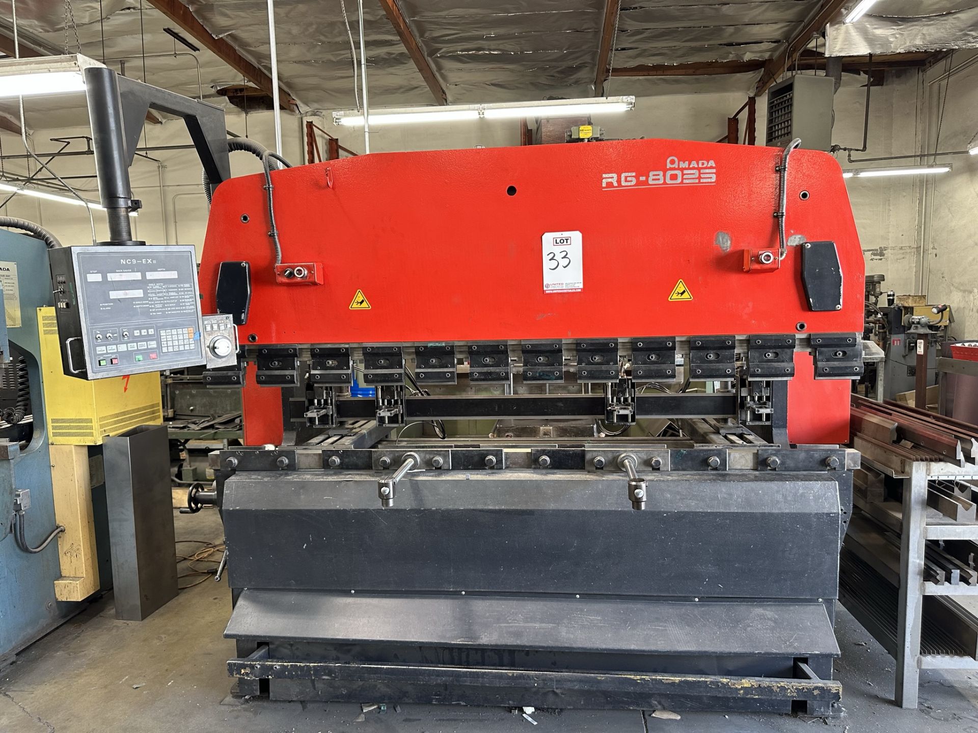 1982 AMADA 8' PRESS BRAKE, MODEL RG-8025, 8' X 80-TON CAPACITY, NC9-EX II CNC CONTROL, S/N 804947 - Image 4 of 14