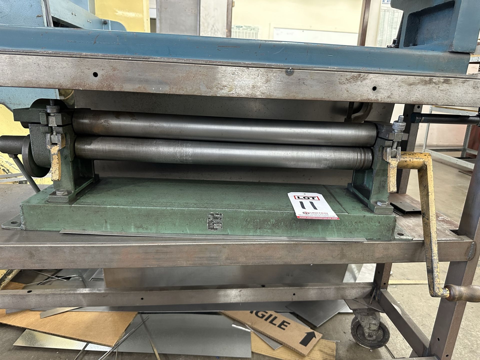 24" MANUAL SLIP ROLL, DATA PLATE UNREADABLE