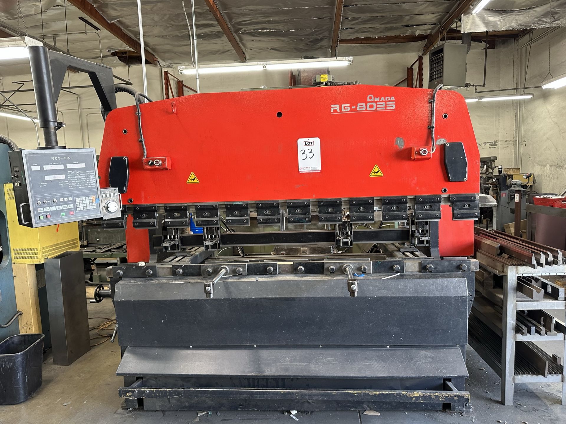 1982 AMADA 8' PRESS BRAKE, MODEL RG-8025, 8' X 80-TON CAPACITY, NC9-EX II CNC CONTROL, S/N 804947 - Image 3 of 14