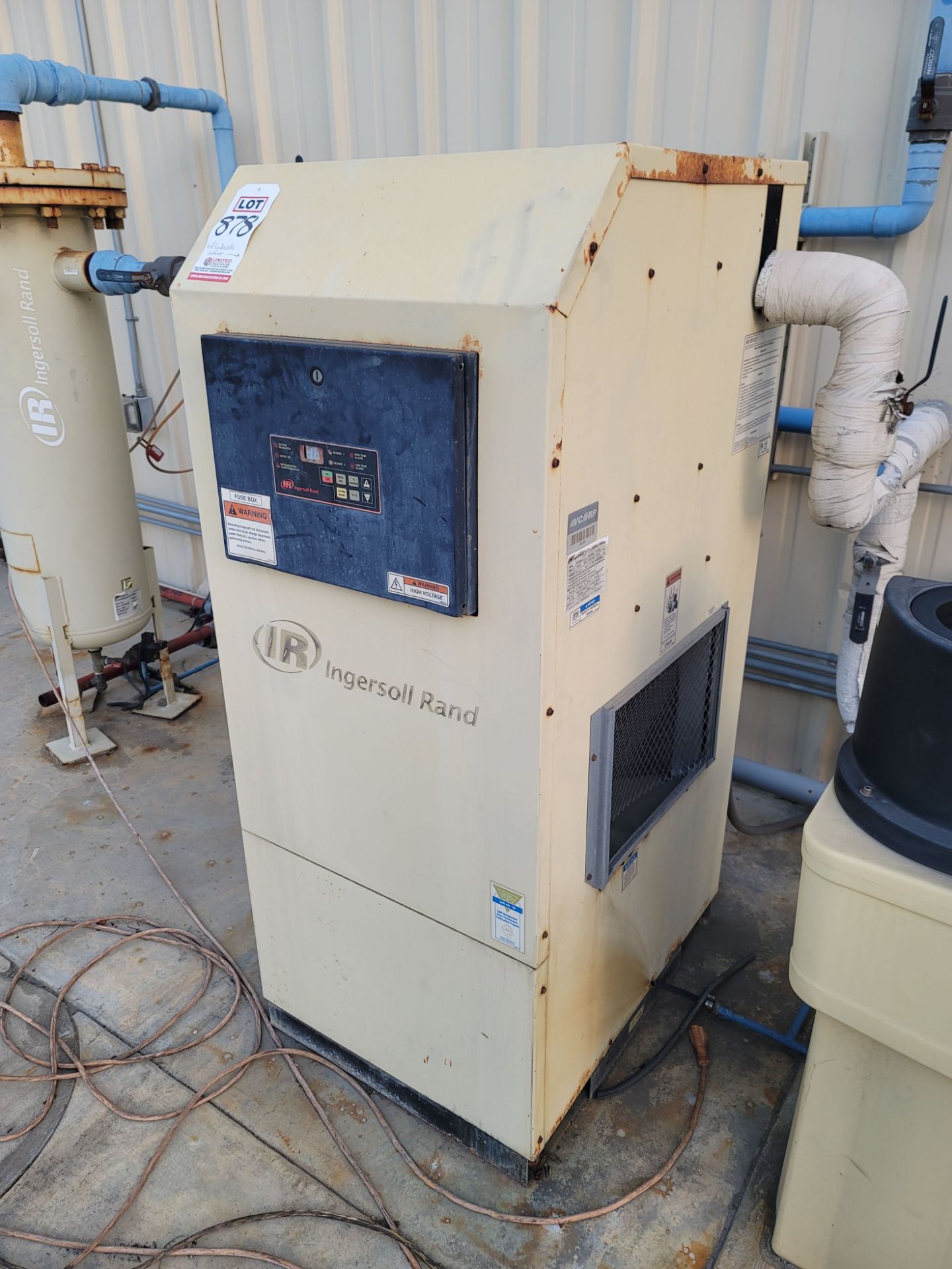 INGERSOLL RAND AIR DRYER, MODEL NVC300A5HN, S/N 347121, W/ CONDENSATE CONTAINER, (OUTSIDE BUILDING - Image 2 of 4