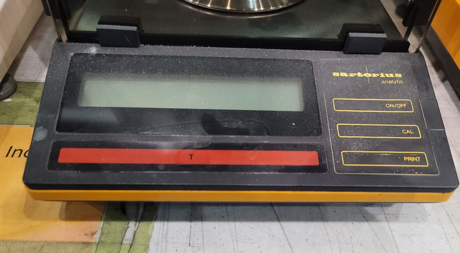 SARTORIUS ANALYTIC SCALE, MODEL A200S, (BUILDING 3) - Image 2 of 2