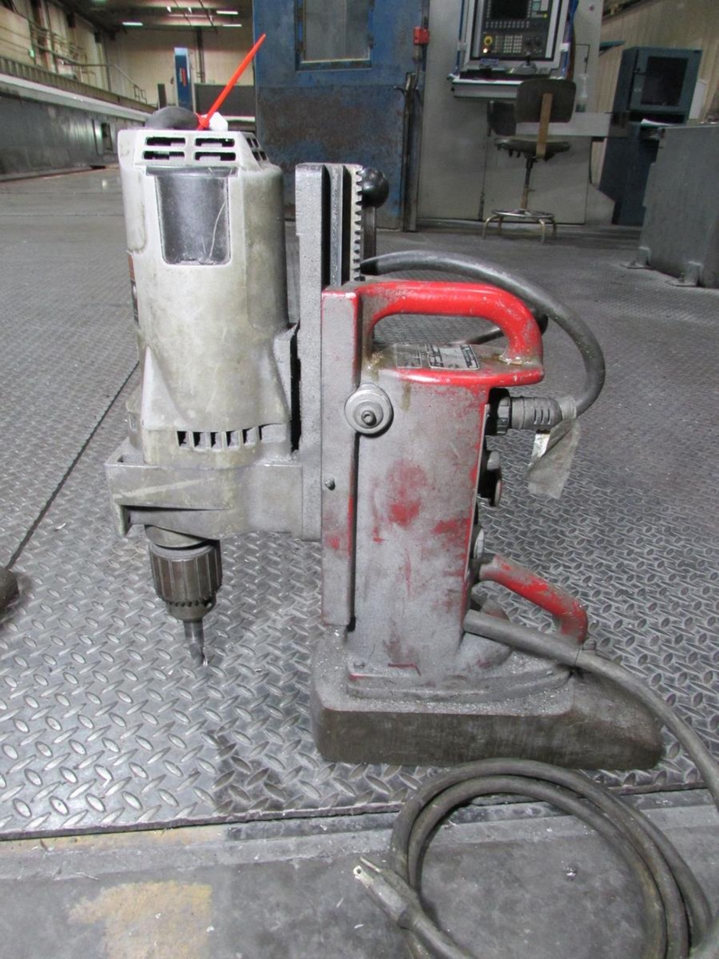 MILWAUKEE 3/4" MAGNETIC BASE DRILL PRESS, MODEL 4231, CAT. NO. 4262-1 DRILL MOTOR - Image 3 of 5