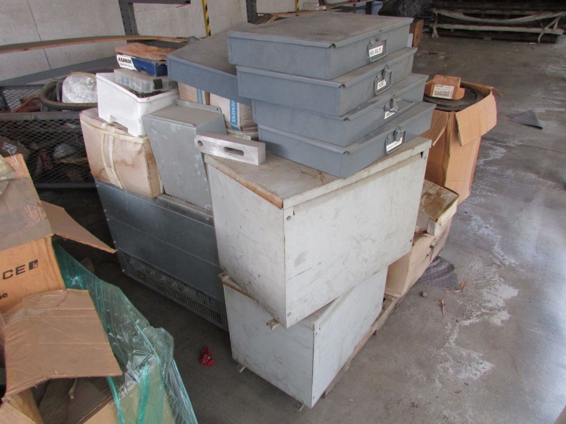 LOT - (10) PALLETS OF ASSORTED SPARE PARTS, TO INCLUDE: MOTORS, SERVOS, PUMPS, MISC. PARTS, ETC. - Image 15 of 21