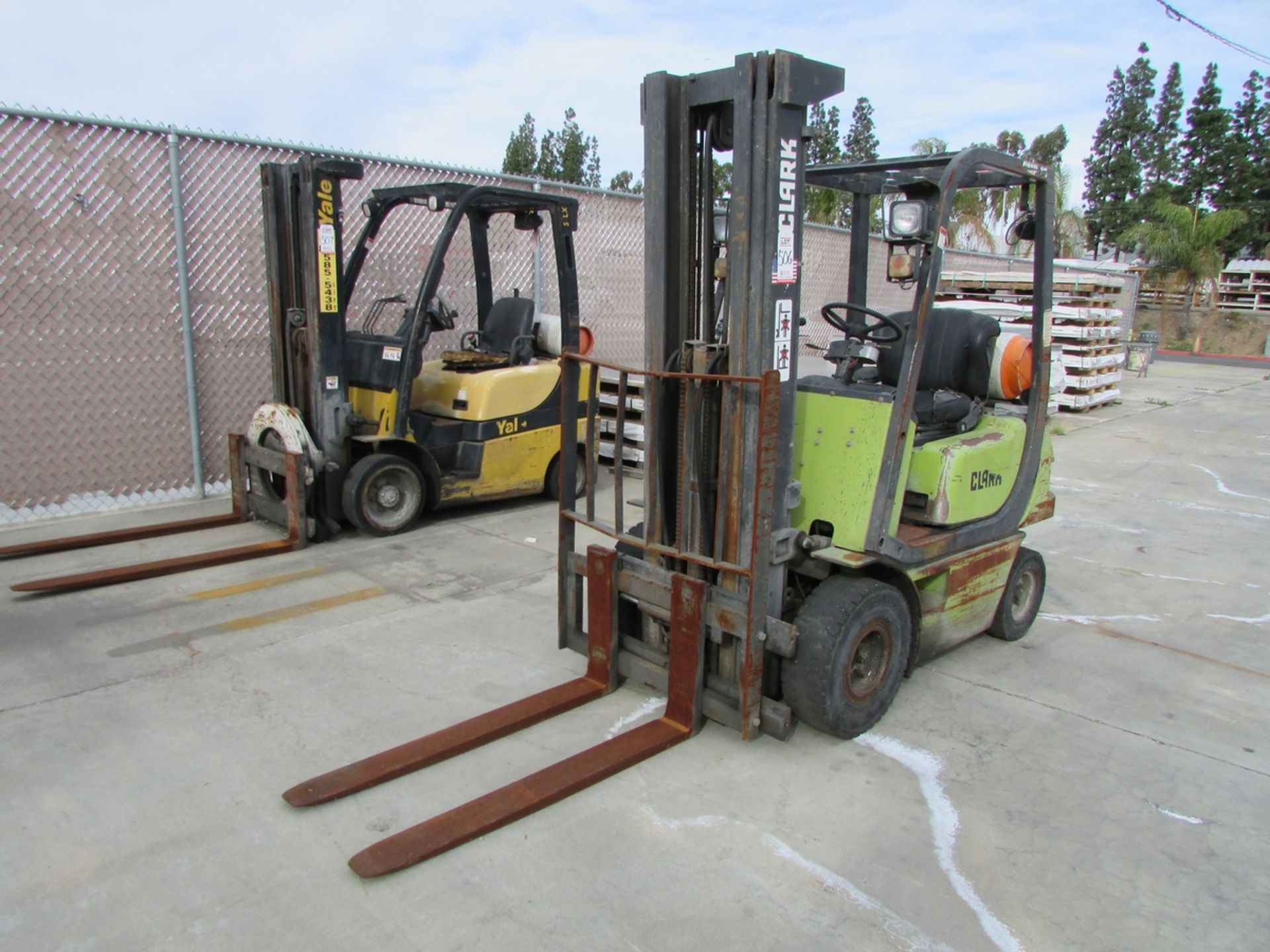 CLARK LPG FORKLIFT, MODEL CMP15, 2,235 LB CAPACITY, 189" 3-STAGE MAST, 48" FORKS, SIDE SHIFT,