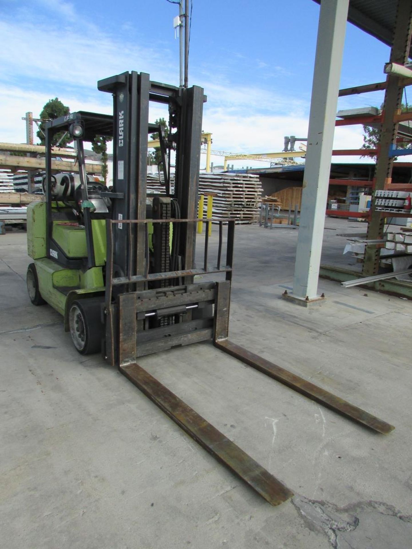 CLARK LPG FORKLIFT, MODEL CGC50L, 7,000 LB CAPACITY, 190" 3-STAGE MAST, 70" FORKS, SIDE SHIFT, SOLID - Image 10 of 12