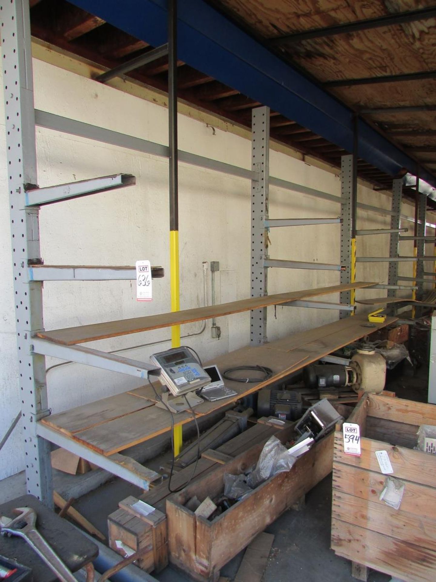 LOT - (9) SECTIONS OF ADJUSTABLE CANTILEVER RACKING, (10) 120" X 44" UPRIGHTS, 90" CROSSBEAMS, ( - Image 5 of 5