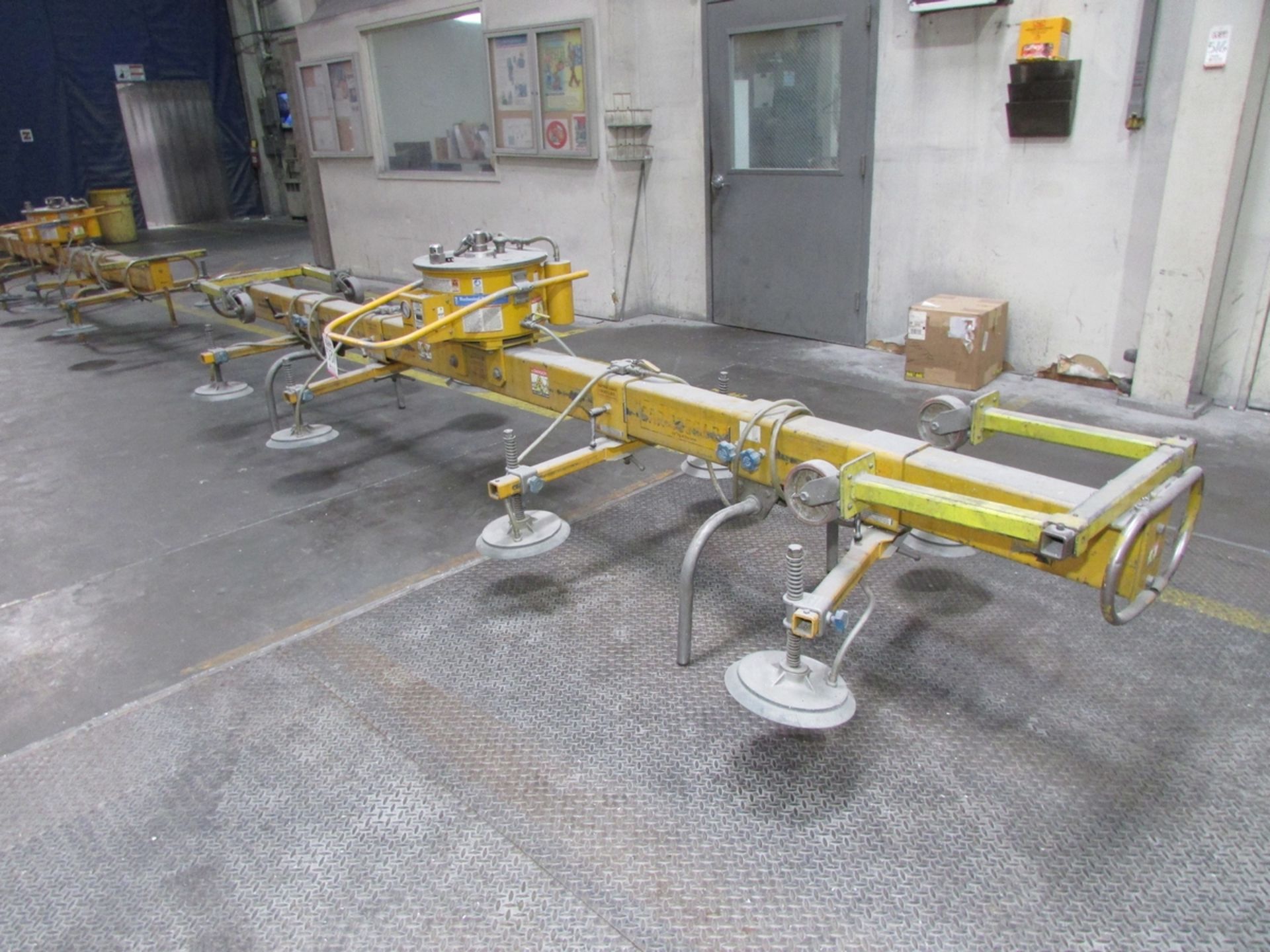 2008 ANVER 4,000 LB MECHANICAL VACUUM PLATE LIFTING ATTACHMENT, MODEL M250M-5X7L & L400M8-190 4/