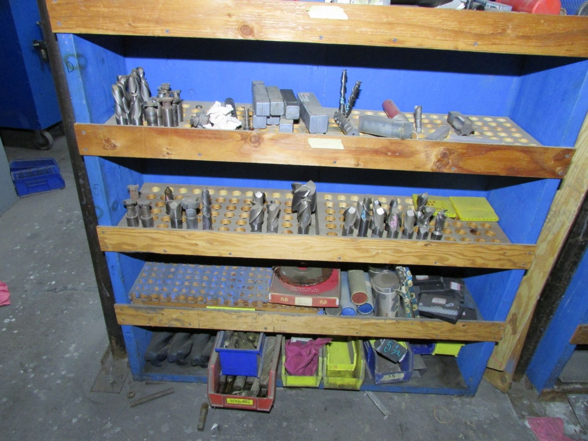 LOT - LARGE ASSORTMENT OF HSS MILLS, FORM CUTTERS, SLOT CUTTERS AND MISC. TOOLING ON (7) WOOD - Image 3 of 14