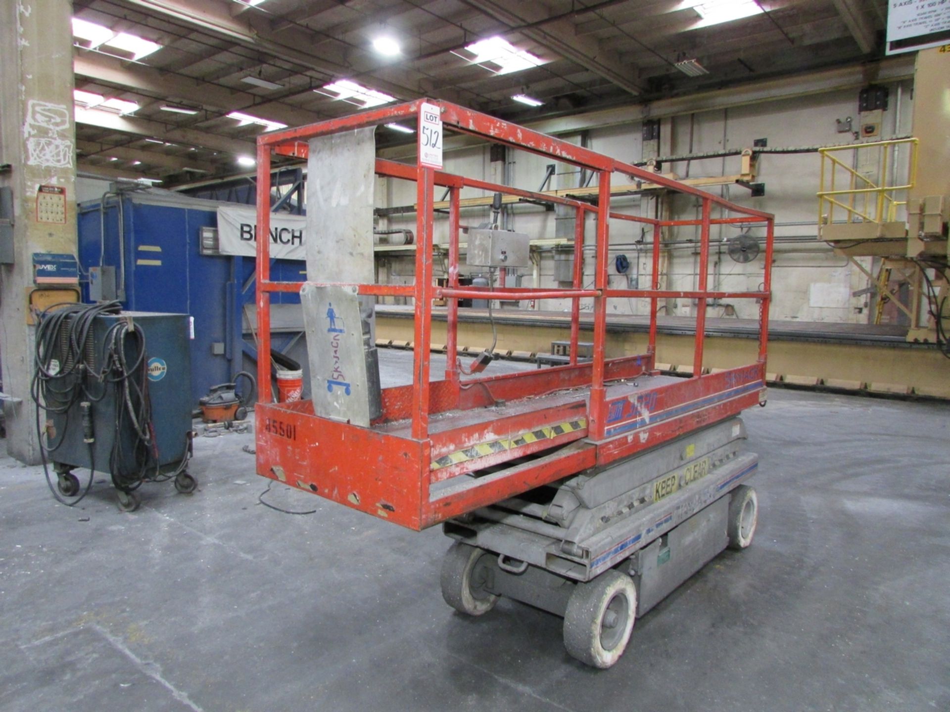 1996 SKYJACK ELECTRIC SCISSOR LIFT, MODEL SJIII 3220, 850 LB CAPACITY, 10' EXTENDED PLATFORM, S/N