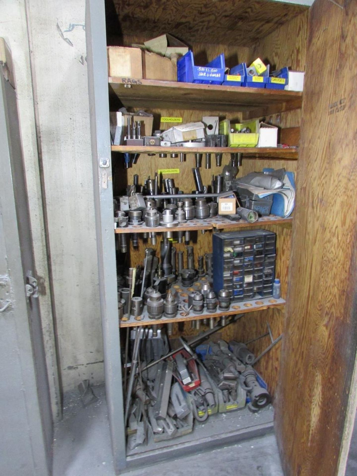 LOT - (3) 2-DOOR CABINETS AND (1) SHELVING UNIT, W/ CONTENTS: ASSORTED TOOLING, HARDWARE - Image 5 of 11