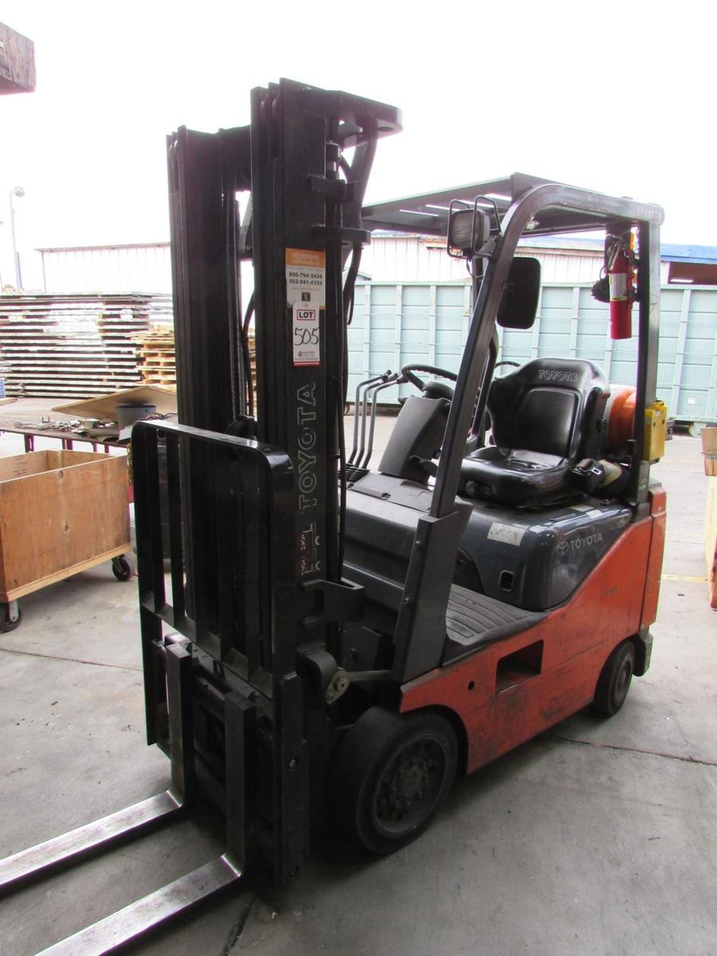 TOYOTA LPG FORKLIFT, MODEL 8FGCU15, 2,500 LB CAPACITY, 189" 3-STAGE MAST, 42" FORKS, SIDE SHIFT, - Image 2 of 13