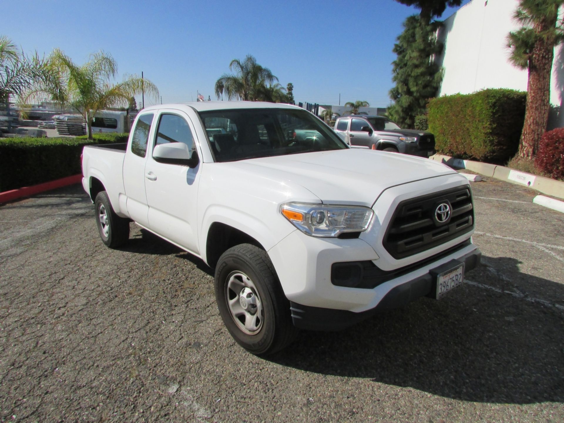 2016 TOYOTA TACOMA 2X4 EXTENDED CAB PICKUP TRUCK, 6' BED, 2.7L INLINE 4 CYLINDER ENGINE, AUTOMATIC - Image 9 of 19