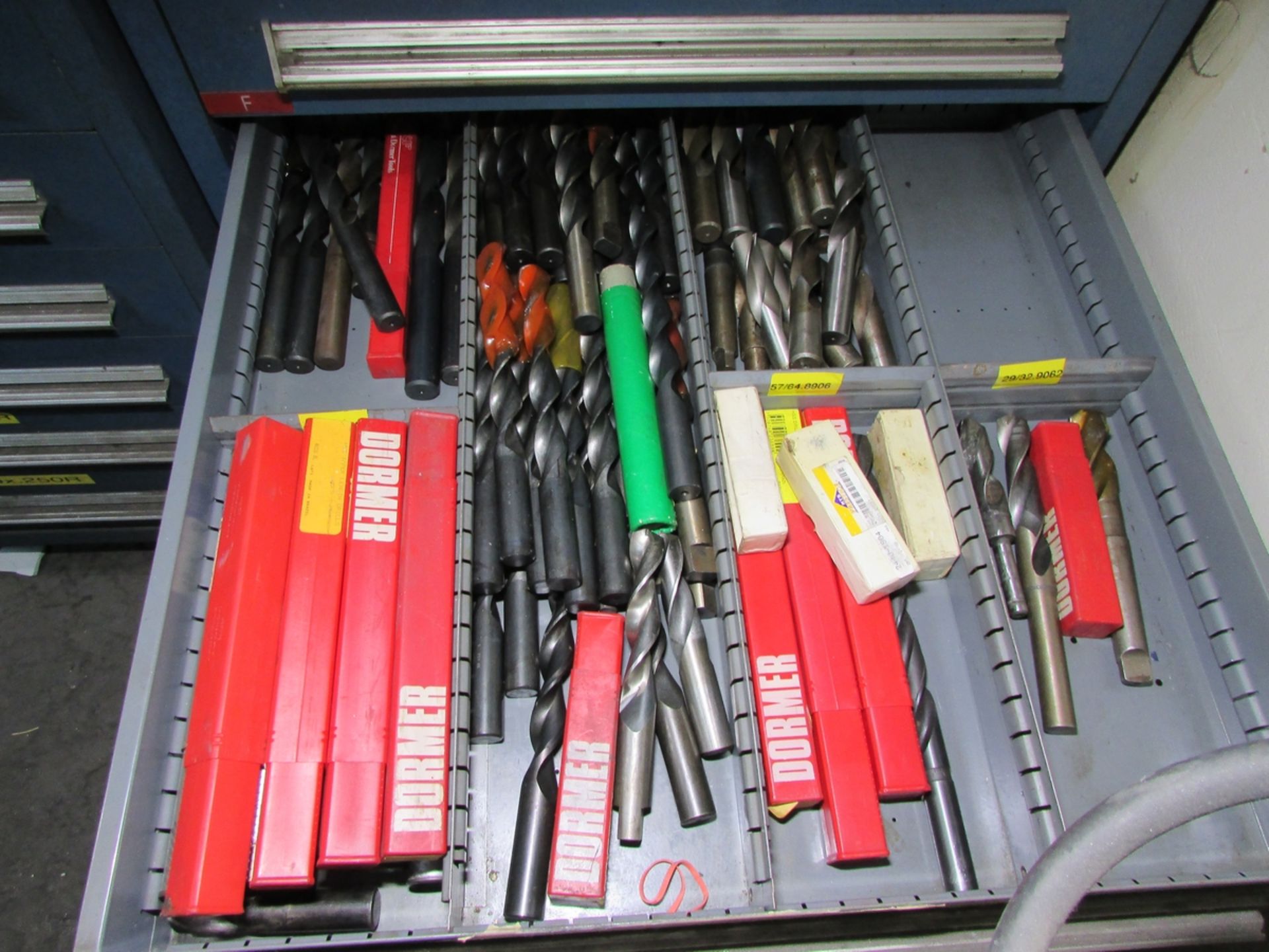 STANLEY VIDMAR 11-DRAWER HEAVY DUTY PARTS CABINET, W/ CONTENTS: ASSORTED HSS DRILLS AND MILLS - Image 8 of 11