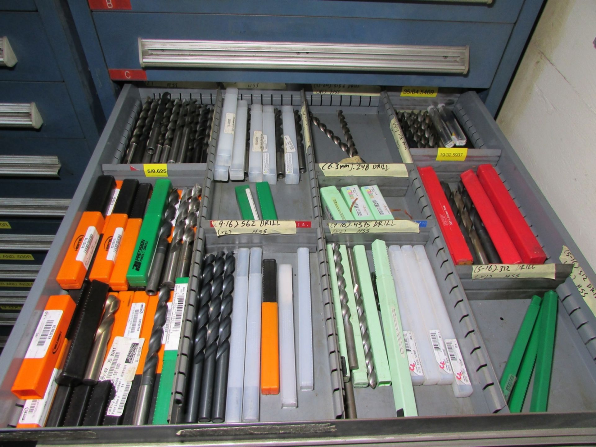 STANLEY VIDMAR 11-DRAWER HEAVY DUTY PARTS CABINET, W/ CONTENTS: ASSORTED HSS DRILLS AND MILLS - Image 5 of 11