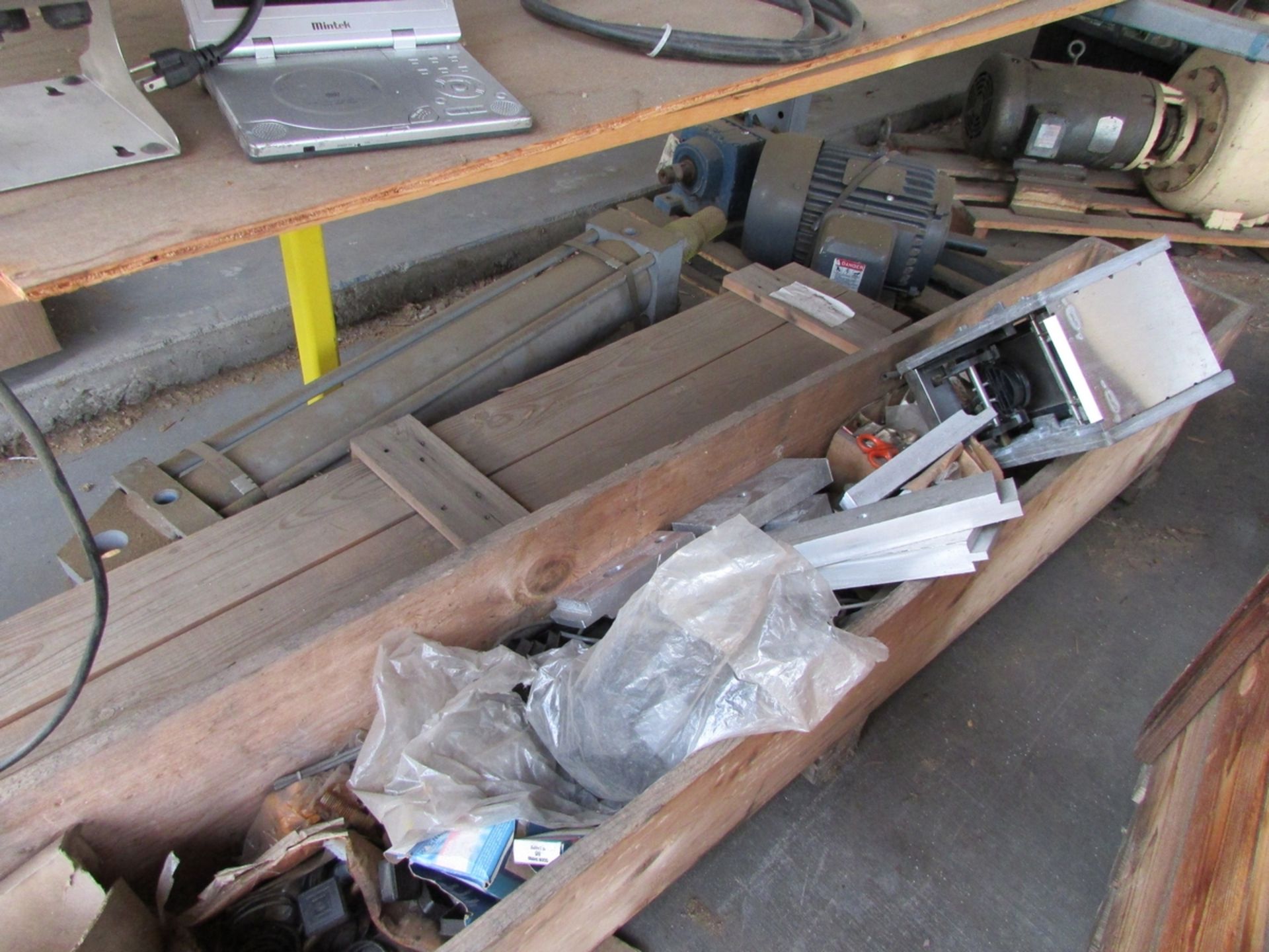 LOT - (10) PALLETS OF ASSORTED SPARE PARTS, TO INCLUDE: MOTORS, SERVOS, PUMPS, MISC. PARTS, ETC. - Image 2 of 21