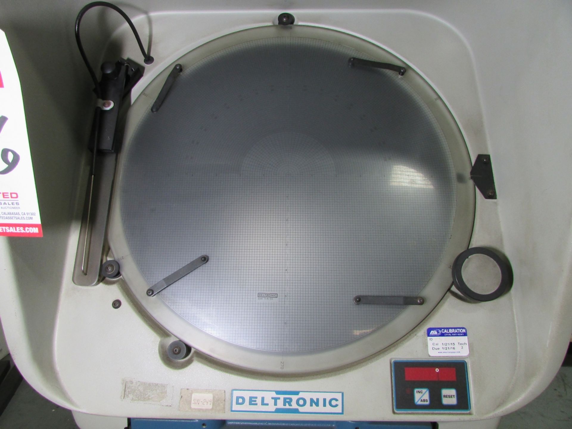 DELTRONIC 14" OPTICAL COMPARATOR, MODEL DH14, 15" X 5" TABLE, 10X OBJECTIVE LENS, DELTRONIC 612-R - Image 5 of 10