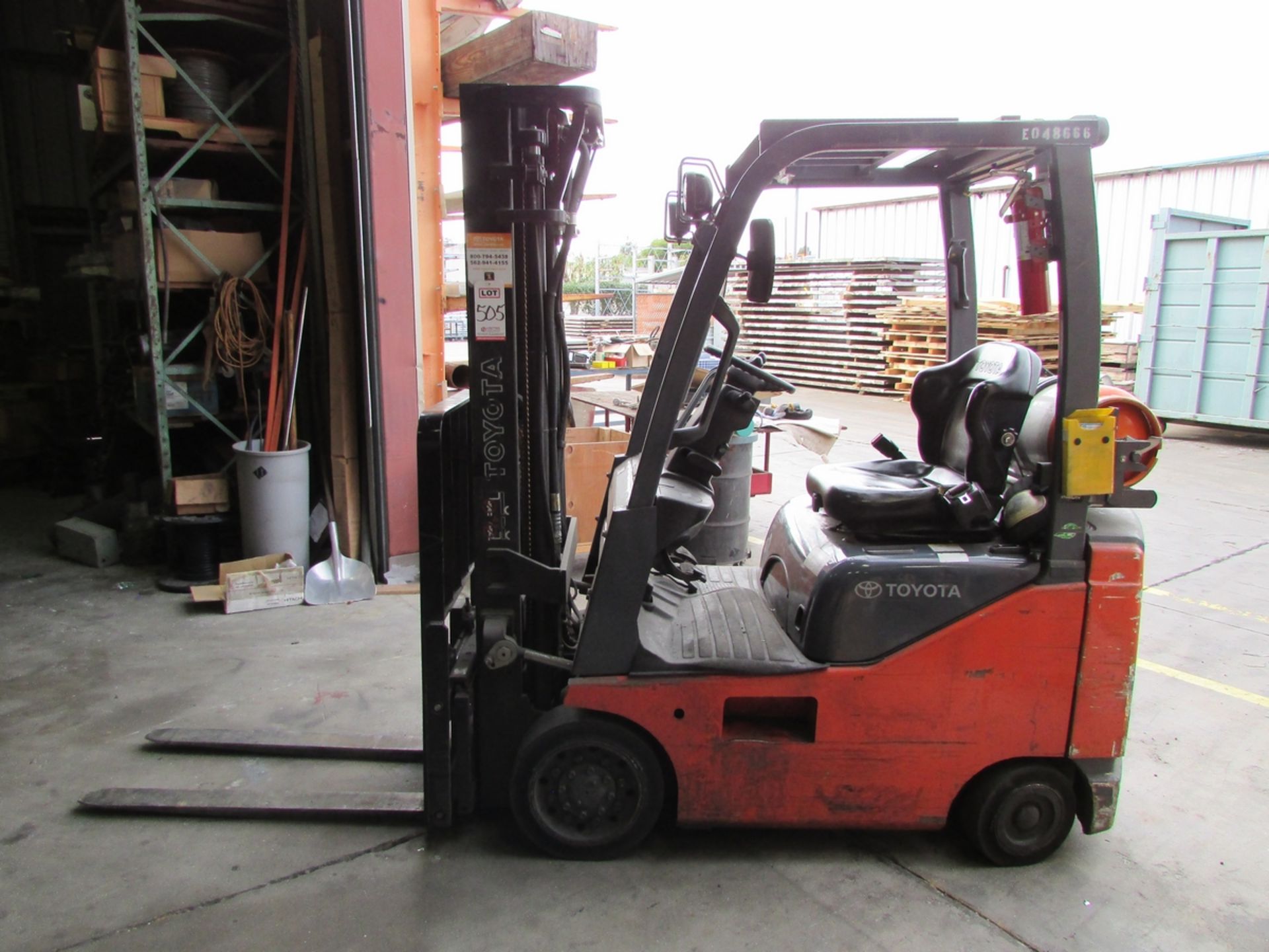 TOYOTA LPG FORKLIFT, MODEL 8FGCU15, 2,500 LB CAPACITY, 189" 3-STAGE MAST, 42" FORKS, SIDE SHIFT, - Image 3 of 13