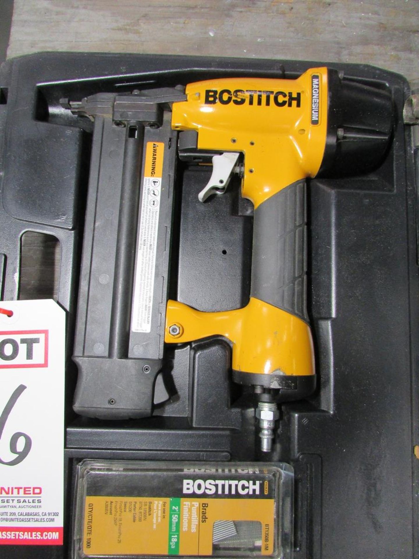 LOT - BOSTITCH PNEUMATIC NAIL GUNS, BT200 BRAD NAILER, UNKNOWN MODEL COIL NAILER - Image 2 of 3