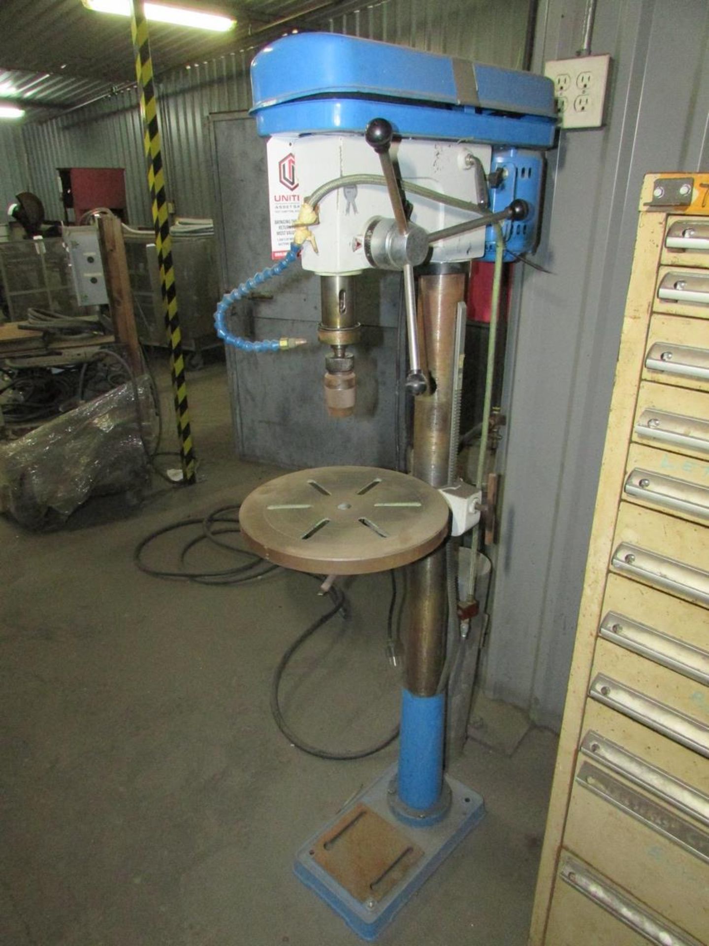 16" FLOOR MOUNTED DRILL PRESS, 13-3/4" DIAMETER TABLE, 3" STROKE, KEYLESS CHUCK, .55KW 110/220V 1PH - Image 3 of 7