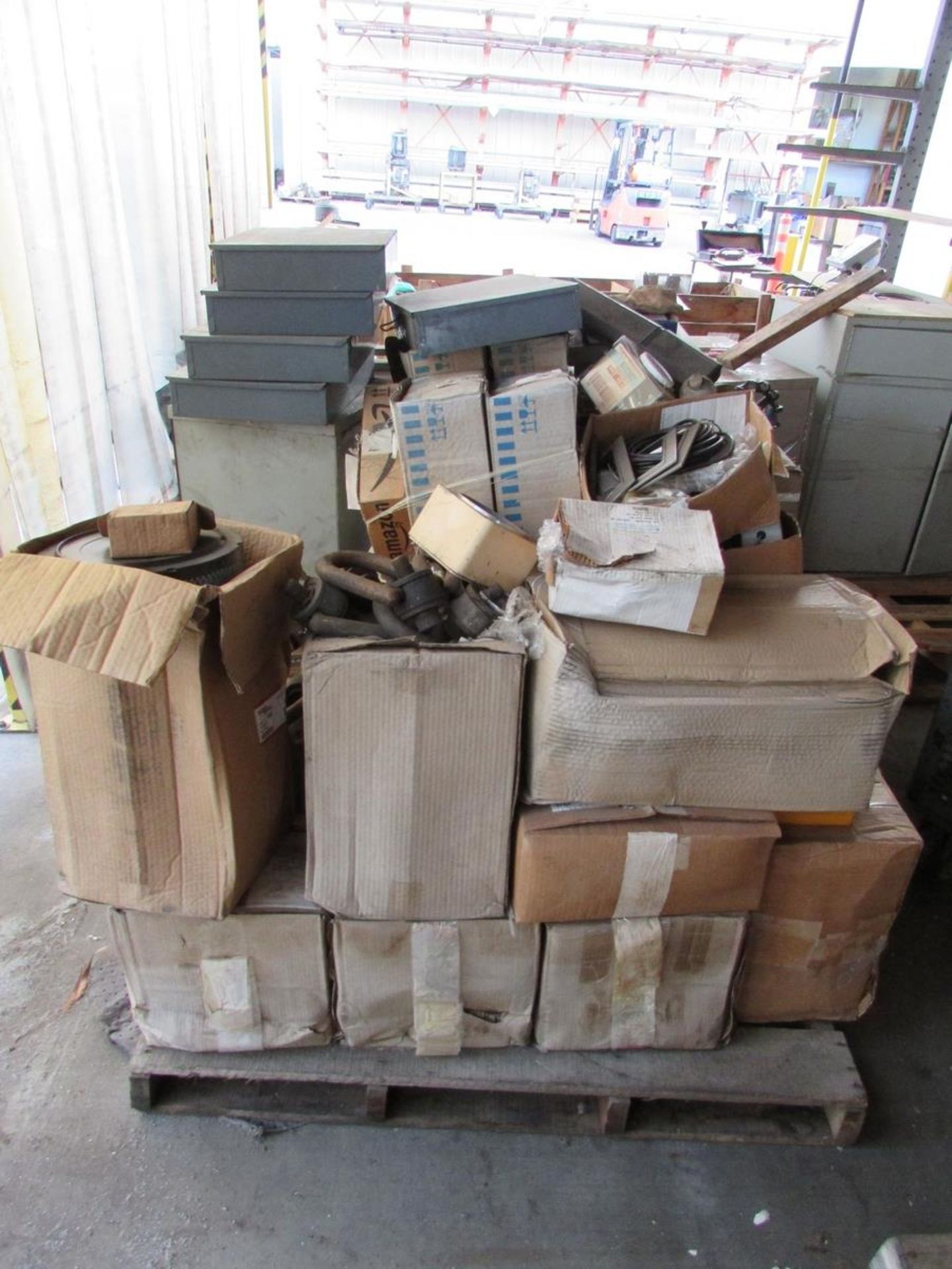 LOT - (10) PALLETS OF ASSORTED SPARE PARTS, TO INCLUDE: MOTORS, SERVOS, PUMPS, MISC. PARTS, ETC. - Image 16 of 21