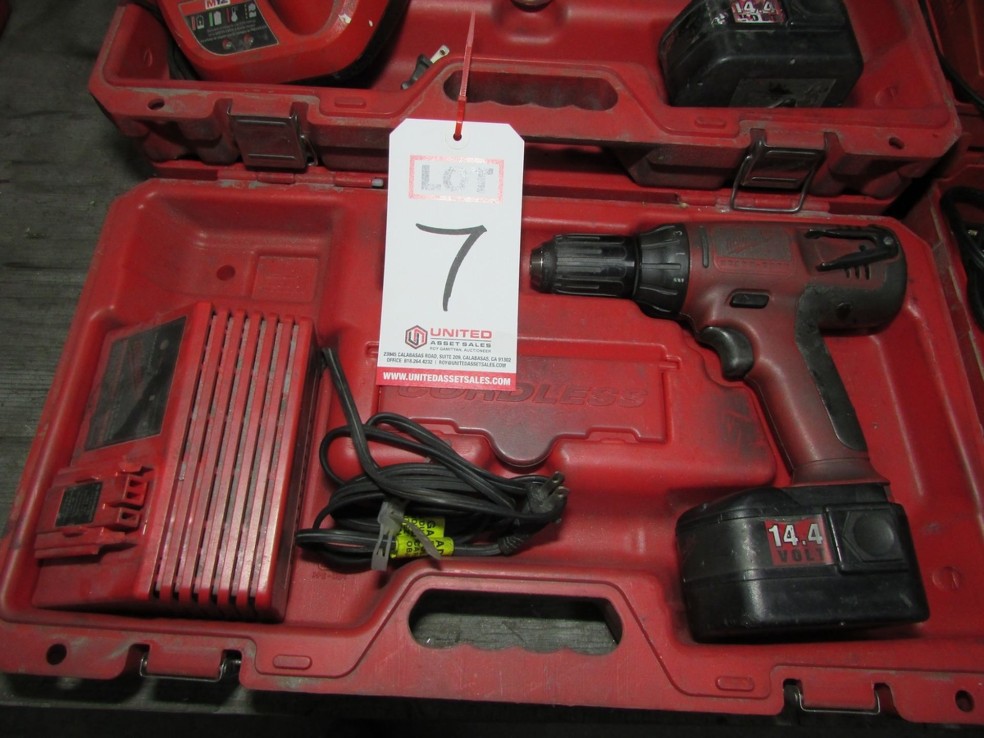 LOT - (8) CORDLESS ELECTRIC POWER TOOLS: (2) HILTI SF 181-A 1/2" ELECTRIC DRILL/DRIVER (NEEDS - Image 5 of 7