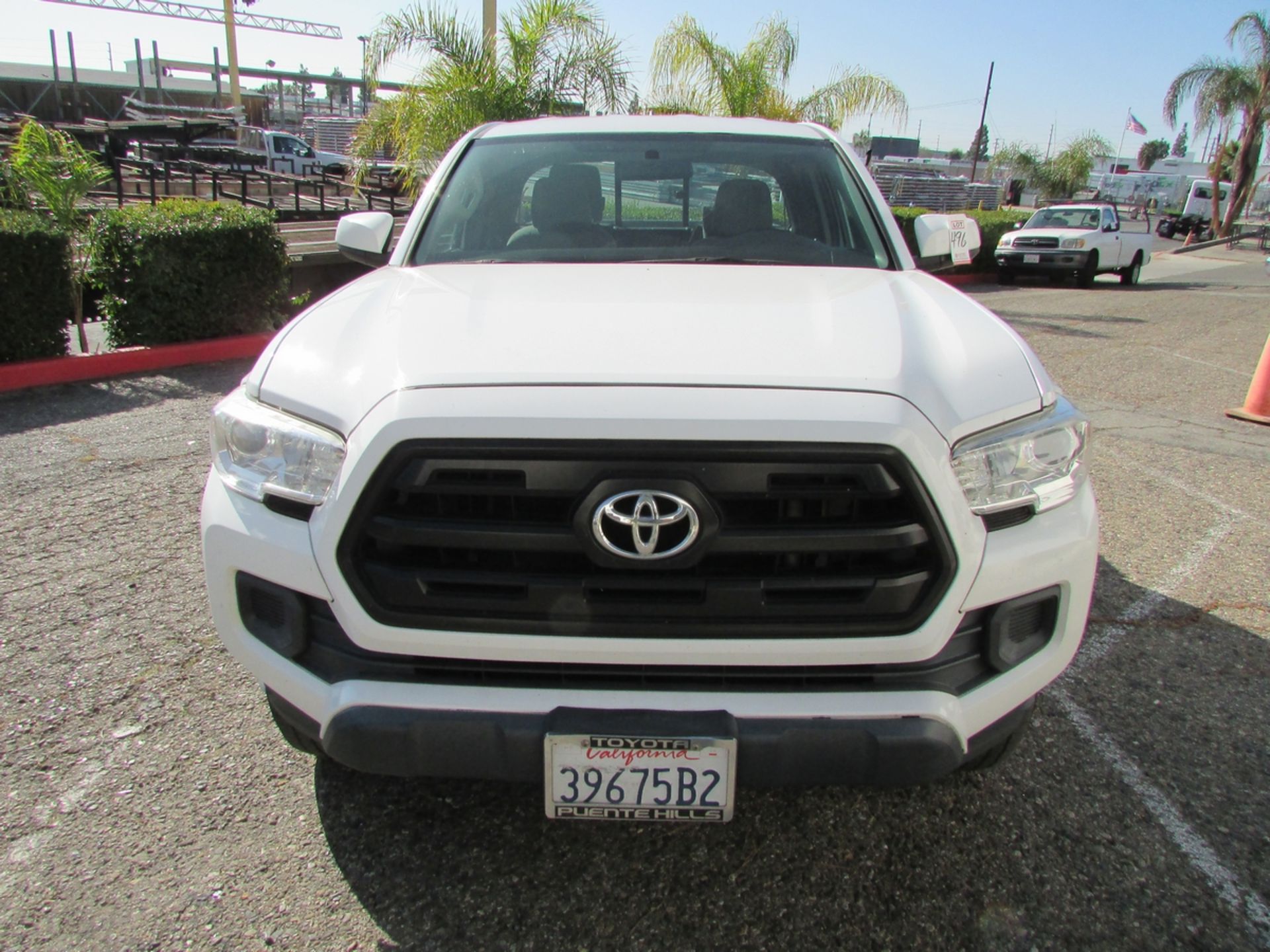 2016 TOYOTA TACOMA 2X4 EXTENDED CAB PICKUP TRUCK, 6' BED, 2.7L INLINE 4 CYLINDER ENGINE, AUTOMATIC - Image 10 of 19