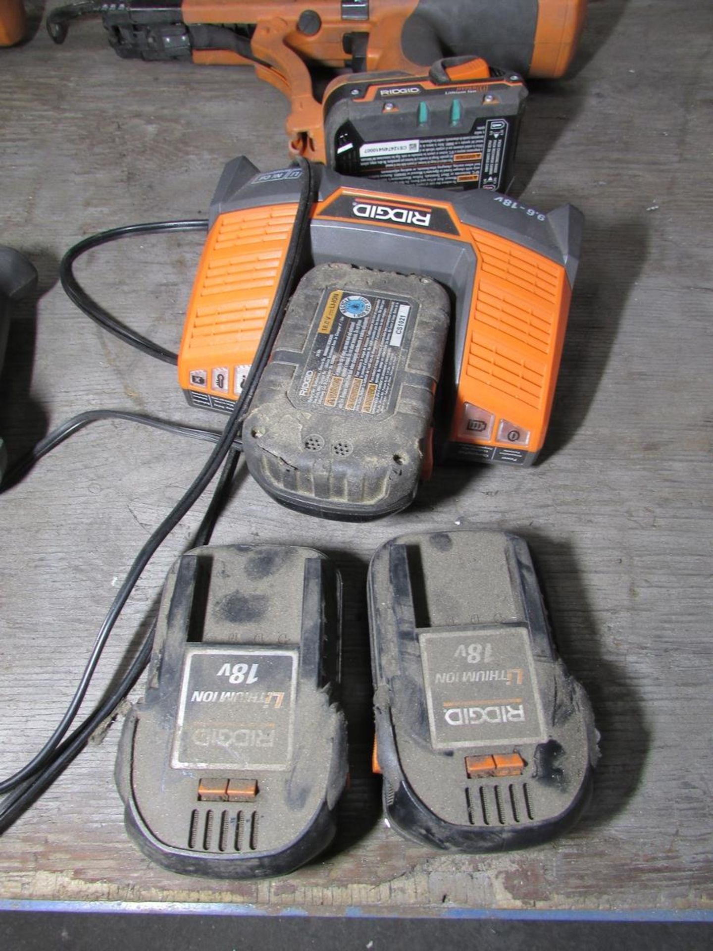 LOT - (4) CORDLESS ELECTRIC SCREW DRIVERS/NAIL GUNS: (1) RIDGID R250AF18 15 GAUGE FINISH NAILER, (2) - Image 6 of 6