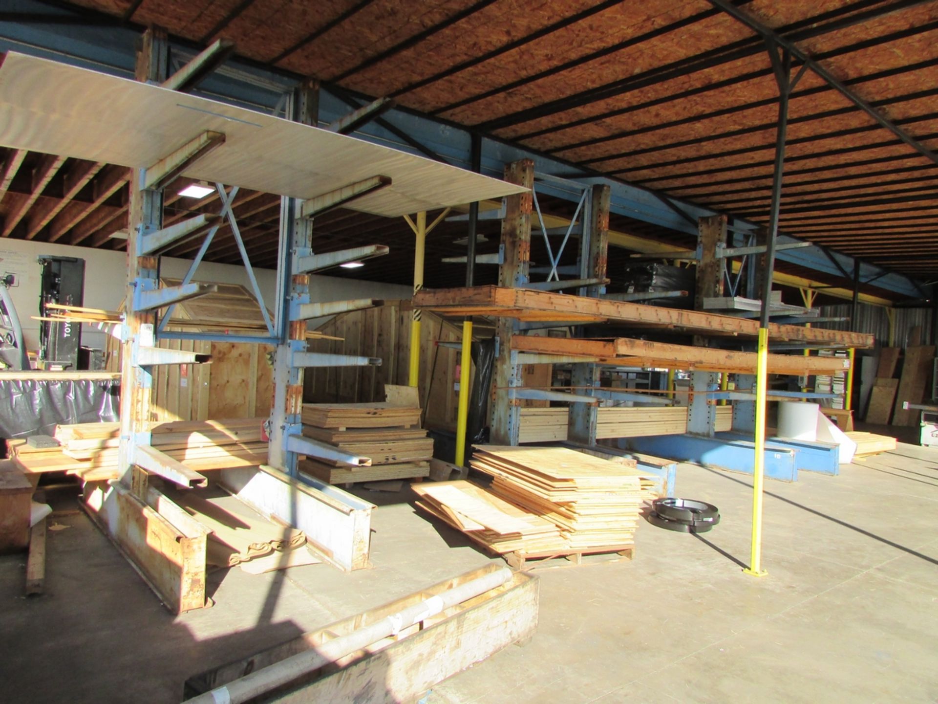 LOT - (3) SECTIONS OF DOUBLE SIDED ADJUSTABLE CANTILEVER RACKING, (6) 144" X 112" UPRIGHTS, 44" - Image 3 of 5