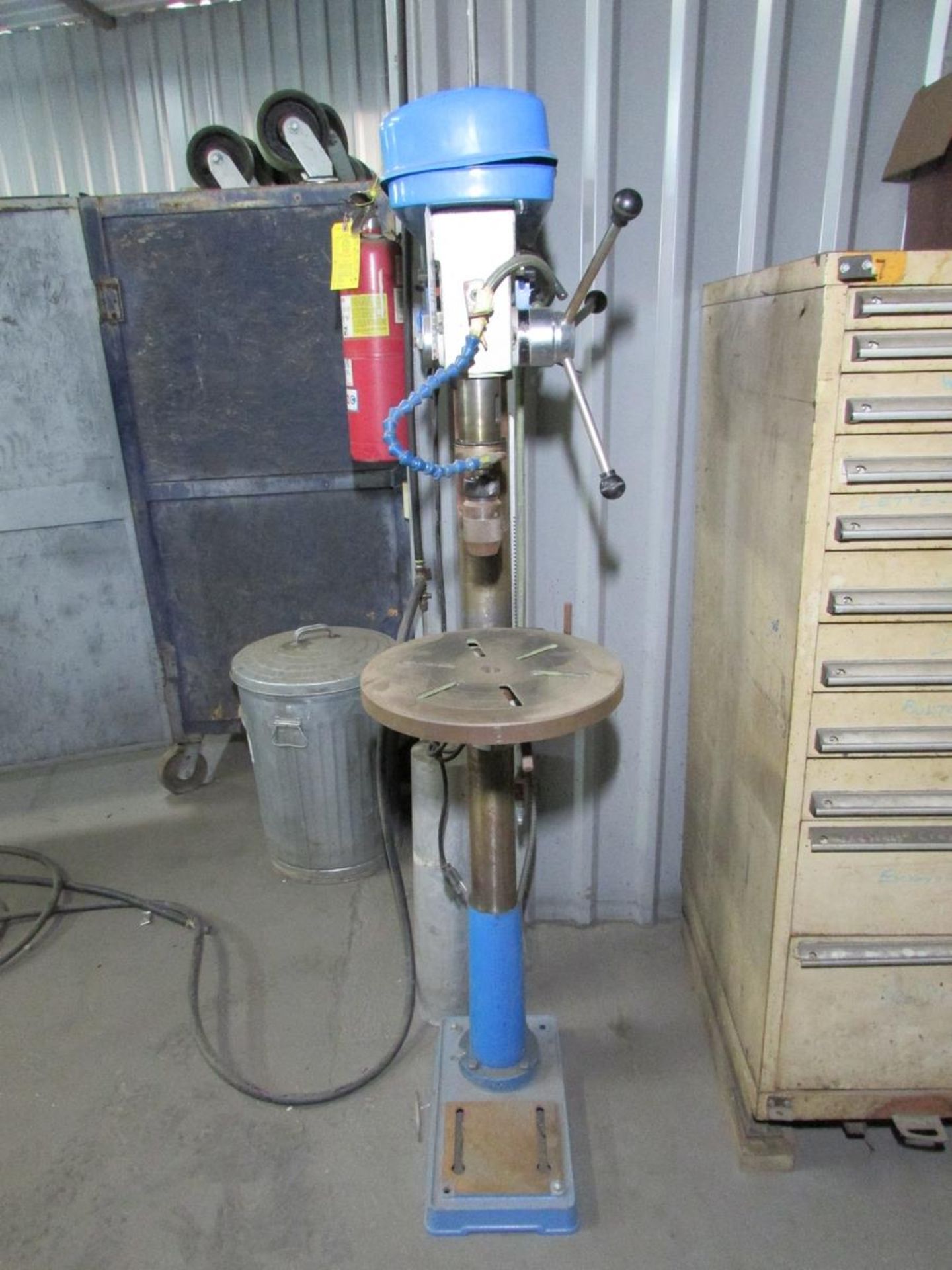 16" FLOOR MOUNTED DRILL PRESS, 13-3/4" DIAMETER TABLE, 3" STROKE, KEYLESS CHUCK, .55KW 110/220V 1PH - Image 2 of 7