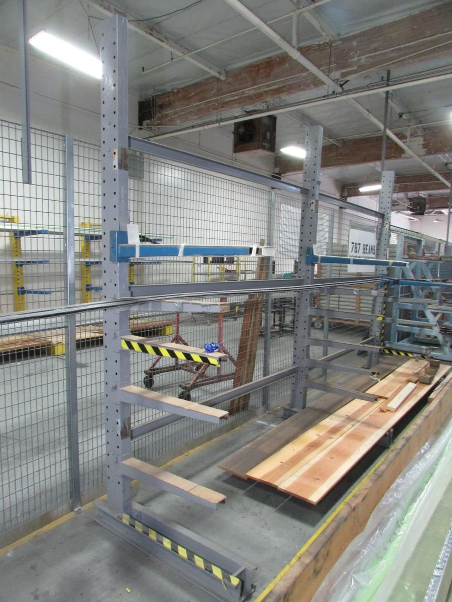 LOT - (4) SECTIONS OF ADJUSTABLE CANTILEVER RACKING, (4) 84" X 41" UPRIGHTS W/ 30" CROSSBEAMS, (3) - Image 3 of 4