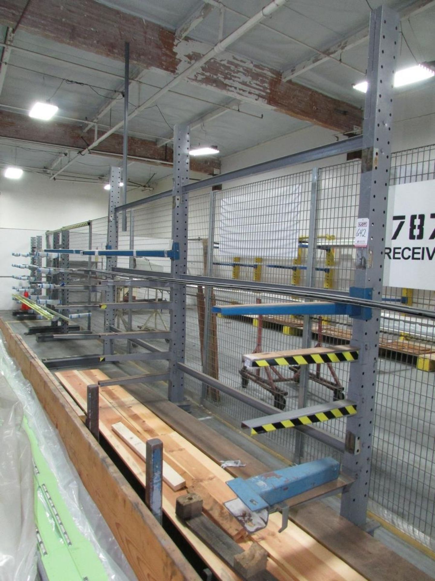 LOT - (4) SECTIONS OF ADJUSTABLE CANTILEVER RACKING, (4) 84" X 41" UPRIGHTS W/ 30" CROSSBEAMS, (3) - Image 4 of 4