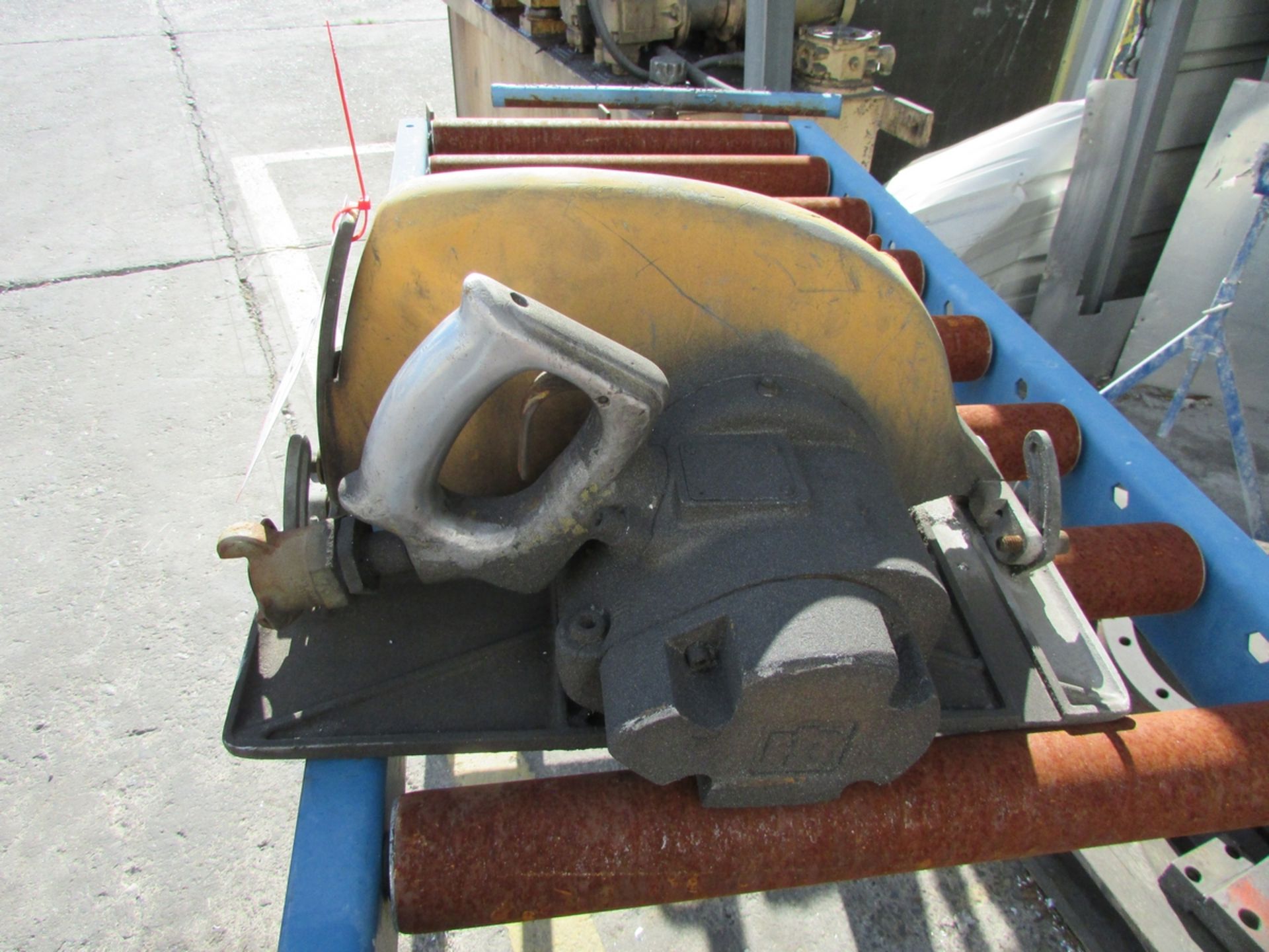 KALAMAZOO 20" ABRASIVE CUT-OFF SAW, 15 HP, 1725 RPM, 208-230/460V 3PH, W/ 20" X 120" ROLLER CONVEYOR - Image 7 of 8