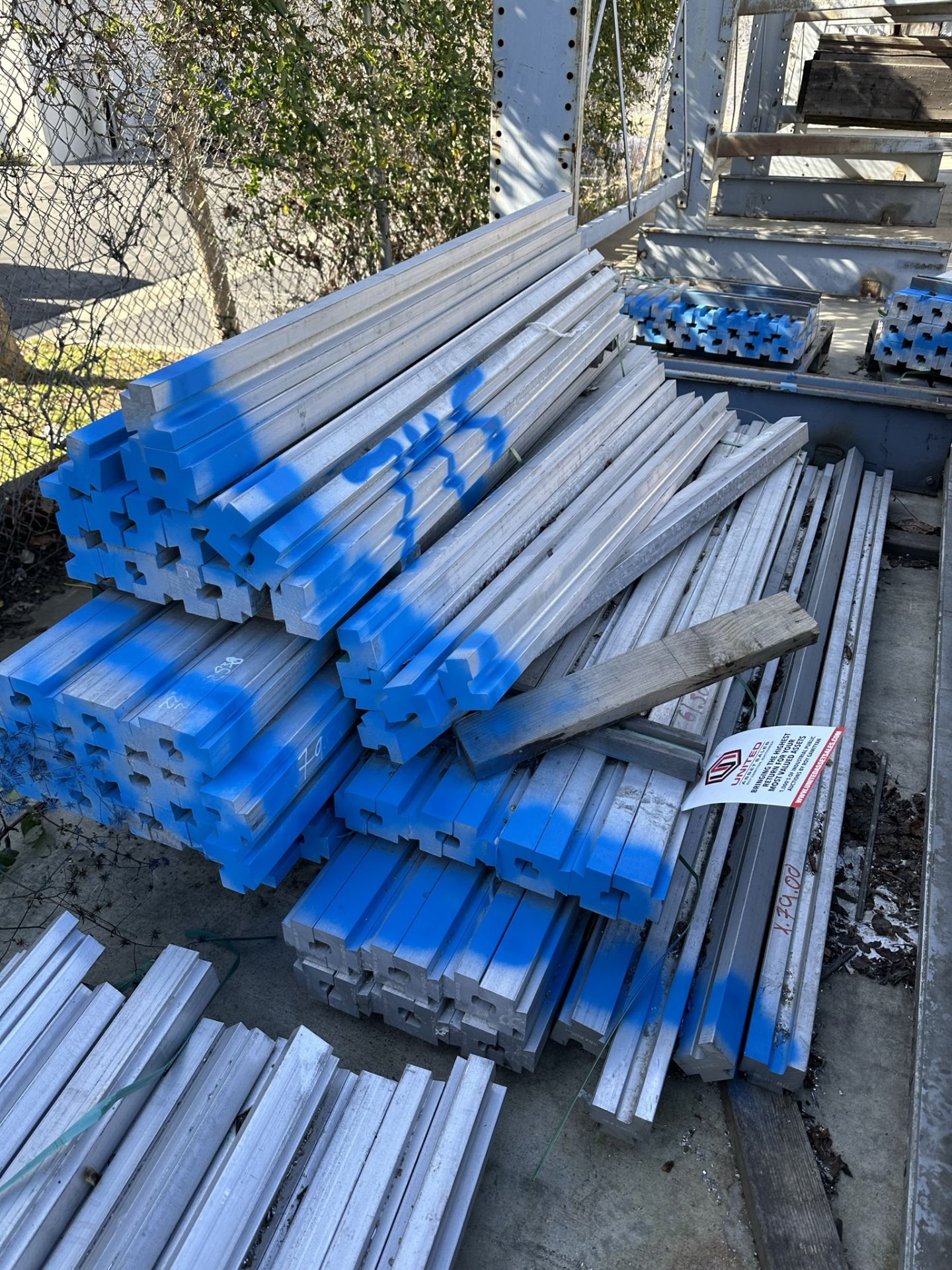 LOT - HUGE LOT OF ALUMINUM PLATE AND EXTRUSION, SEE PICTURES. DISCLAIMER: QUANTITIES AND DETAILS - Image 6 of 13