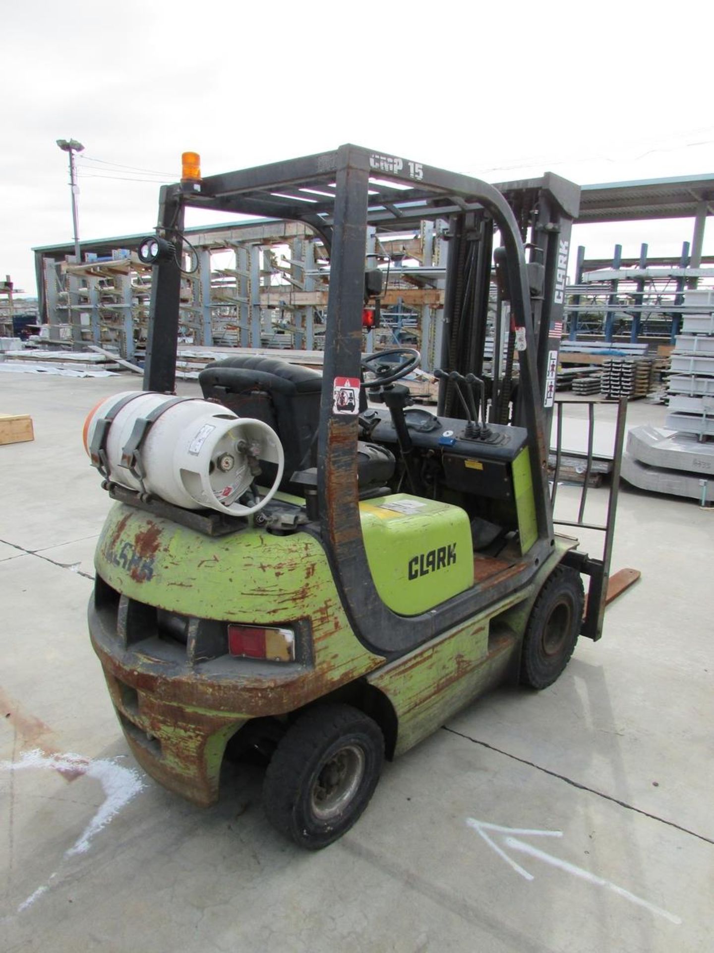 CLARK LPG FORKLIFT, MODEL CMP15, 2,235 LB CAPACITY, 189" 3-STAGE MAST, 48" FORKS, SIDE SHIFT, - Image 5 of 12