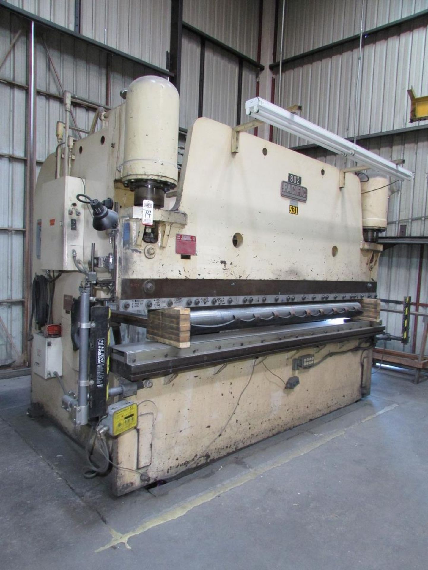 PACIFIC 200-TON HYDRAULIC PRESS BRAKE, MODEL 200-12, 10' X 1/4" BRAKING CAPACITY, 12' X 14" BED, 36"