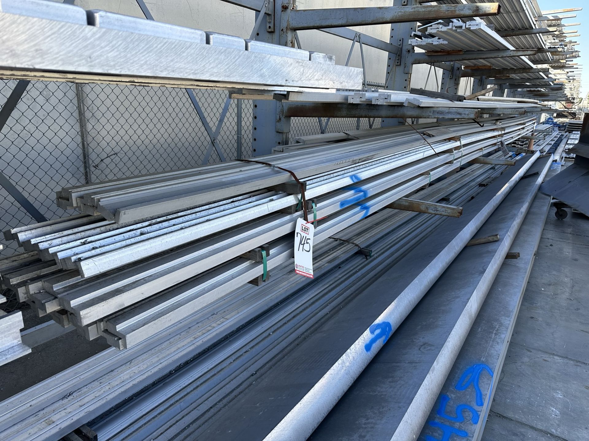 LOT - HUGE LOT OF ALUMINUM PLATE AND EXTRUSION, SEE PICTURES. DISCLAIMER: QUANTITIES AND DETAILS - Image 13 of 13