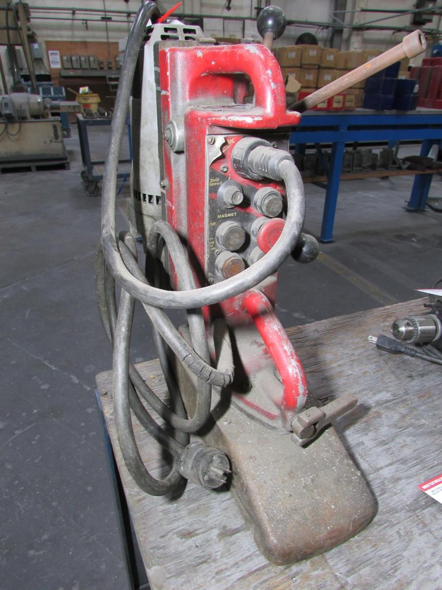 MILWAUKEE 3/4" MAGNETIC BASE DRILL PRESS, MODEL 4231, CAT. NO. 4262-1 DRILL MOTOR - Image 4 of 5