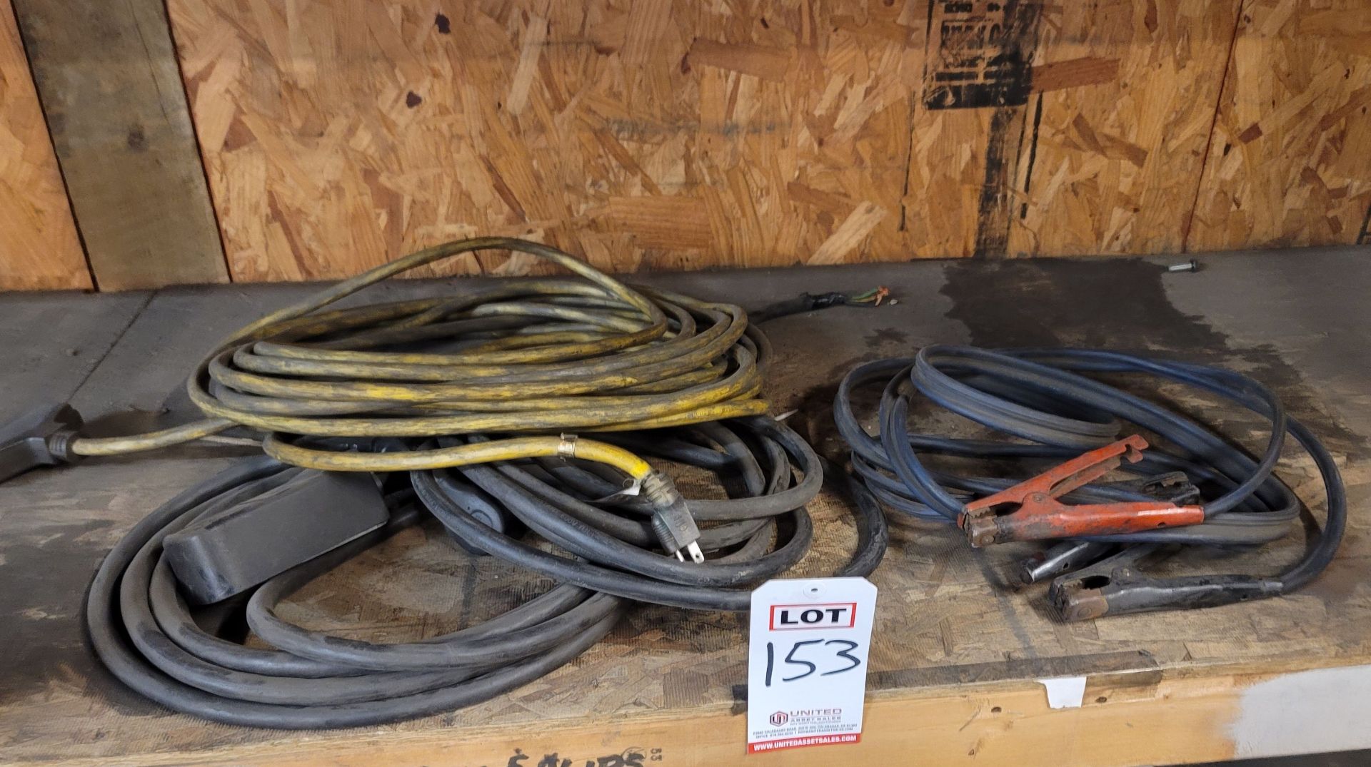 LOT - CORDS AND JUMPER CABLES