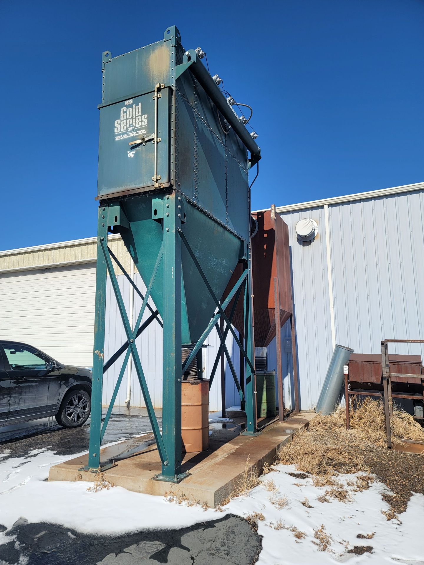 FARR GOLD SERIES INDUSTRIAL DUST COLLECTOR, W/ PRE COLLECTOR UNIT, DIMENSIONS OF LARGE COLLECTOR: 4' - Image 2 of 6