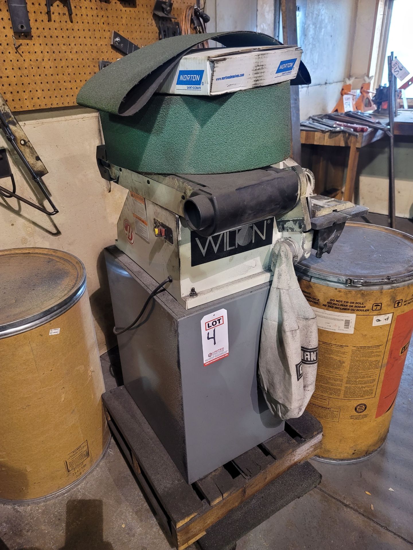 WILTON 24210 BELT & DISC SANDER, S/N 7110042