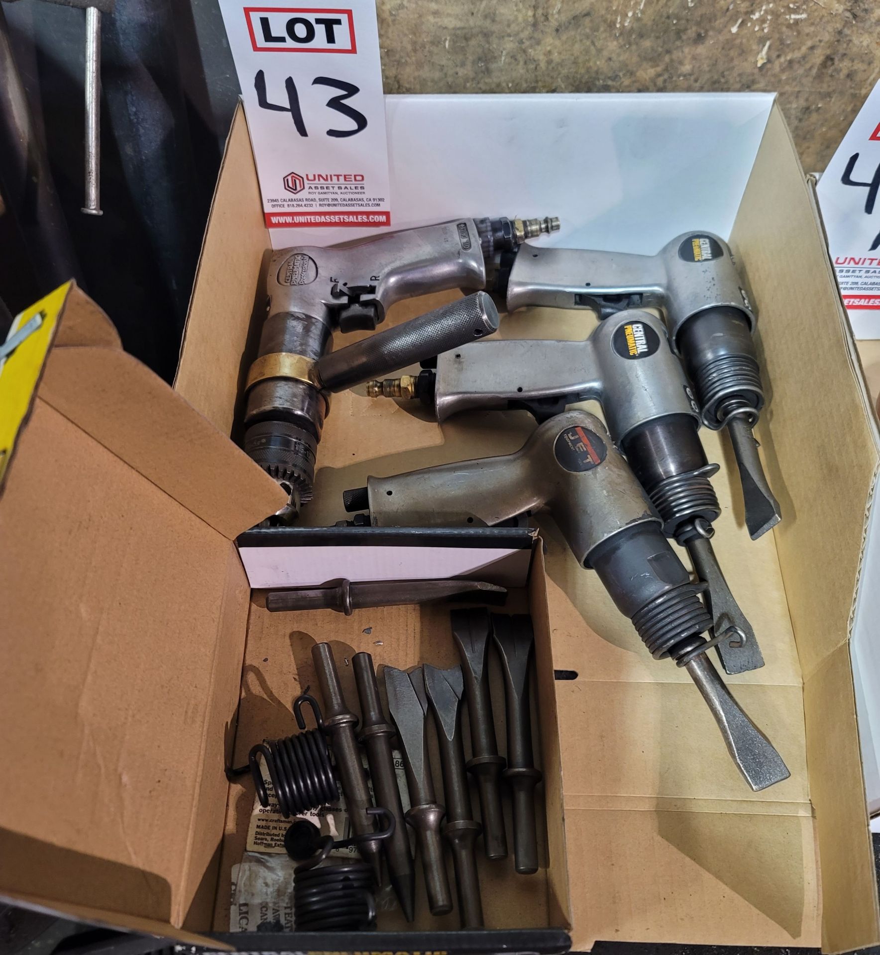 LOT - ASSORTED PNEUMATIC AIR HAMMERS AND BITS