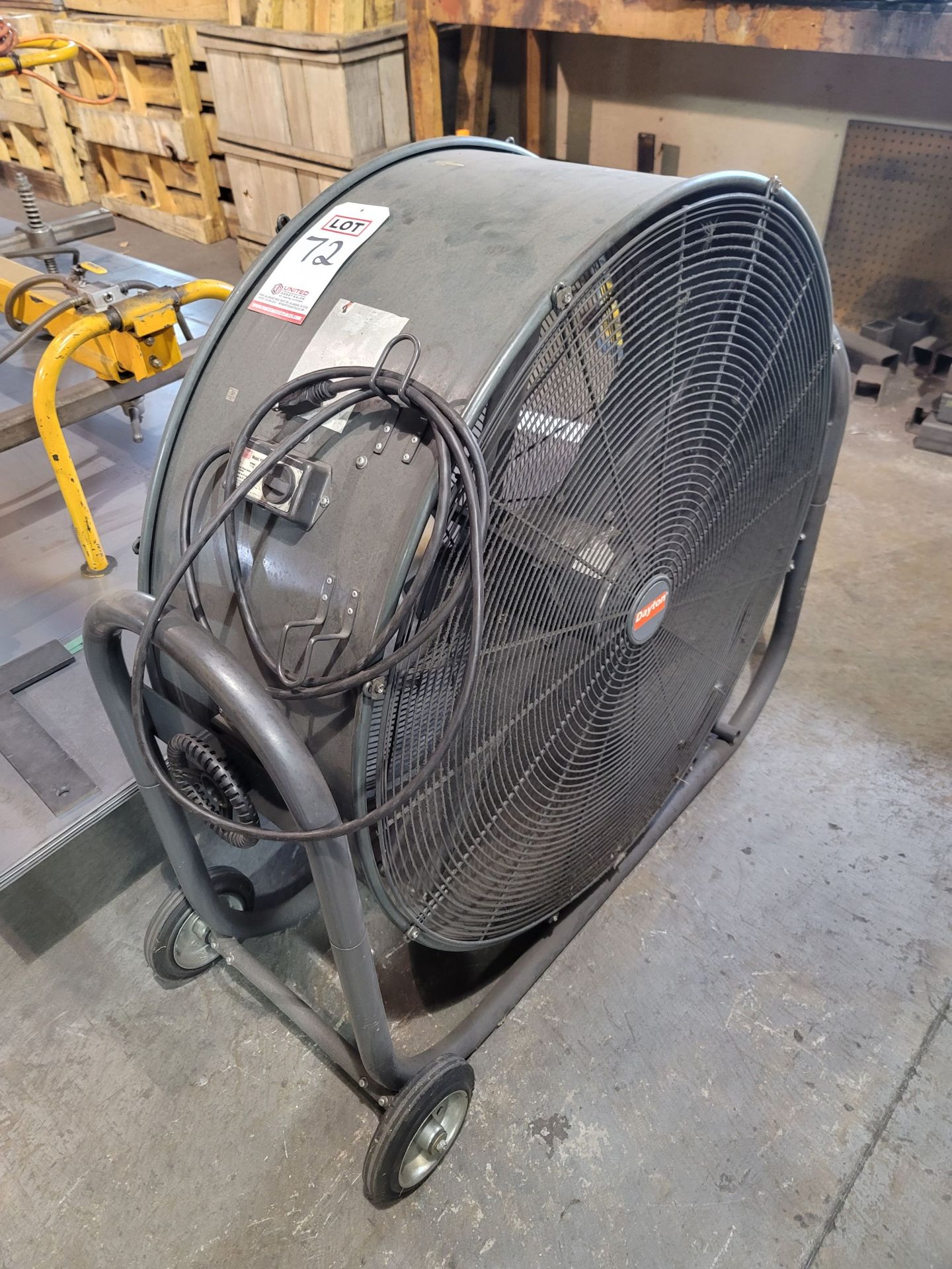 DAYTON 36" PORTABLE FAN, MODEL 1YNW5