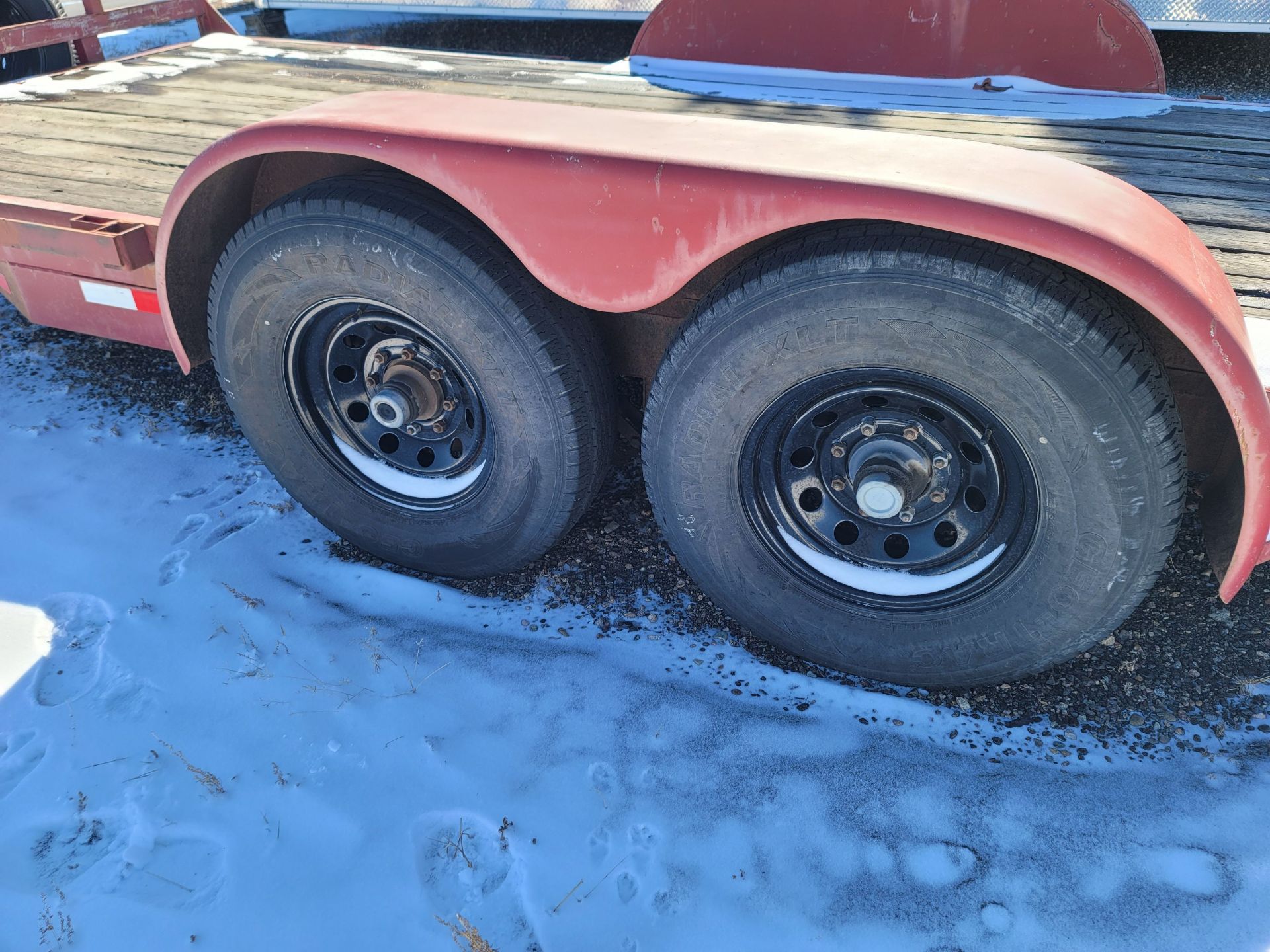 FLATBED TRAILER, 16' X 80", LOADING RAMP, DUAL AXLE, BUMPER PULL, SPARE TIRE, (2) 60" X 15" BED LOAD - Image 4 of 4