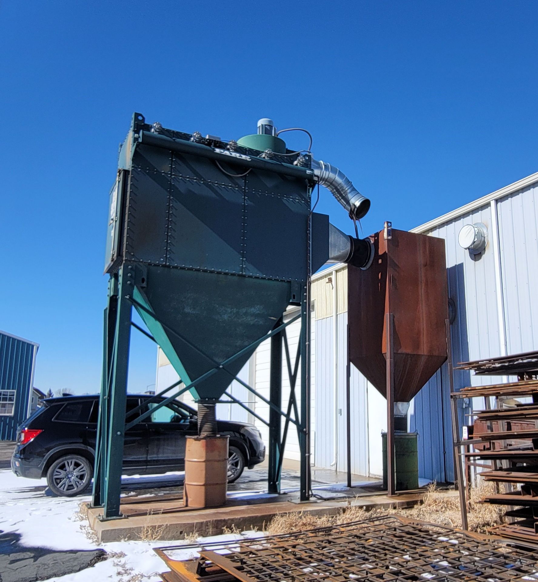 FARR GOLD SERIES INDUSTRIAL DUST COLLECTOR, W/ PRE COLLECTOR UNIT, DIMENSIONS OF LARGE COLLECTOR: 4' - Image 5 of 6