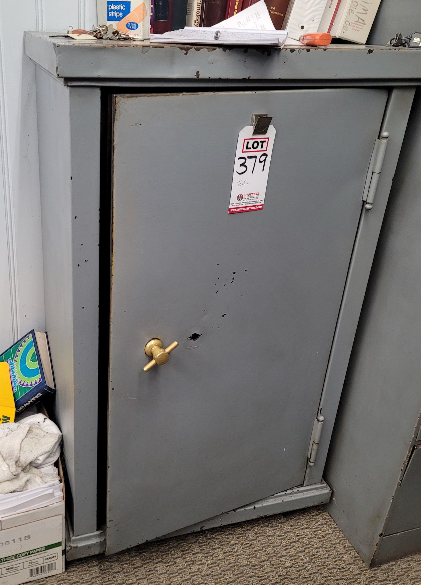 METAL SAFE, 29" X 21" X 48" HT, NO ID TAG