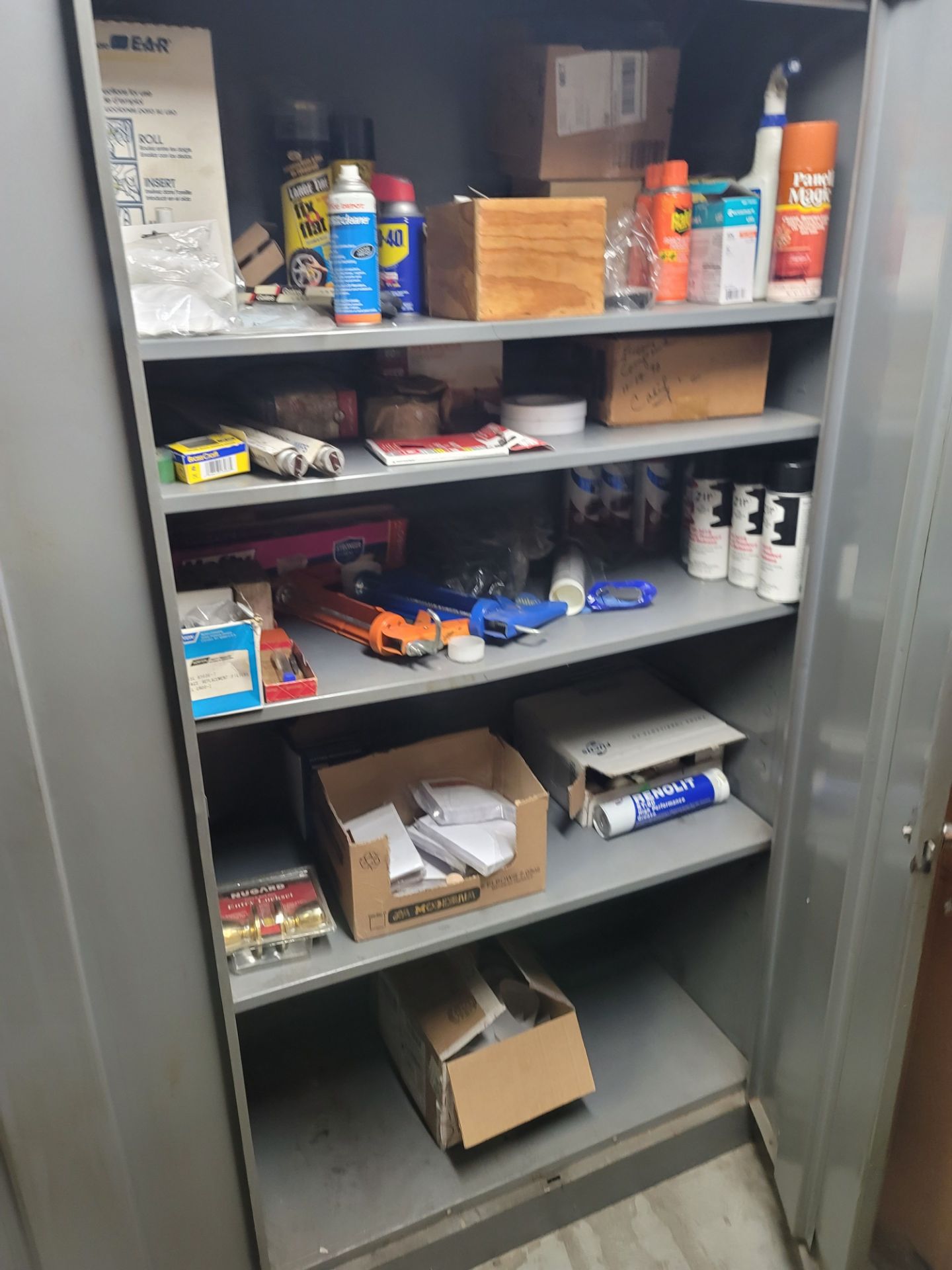 LOT - CONTENTS ONLY OF CABINET: GENERAL SHOP SUPPLIES