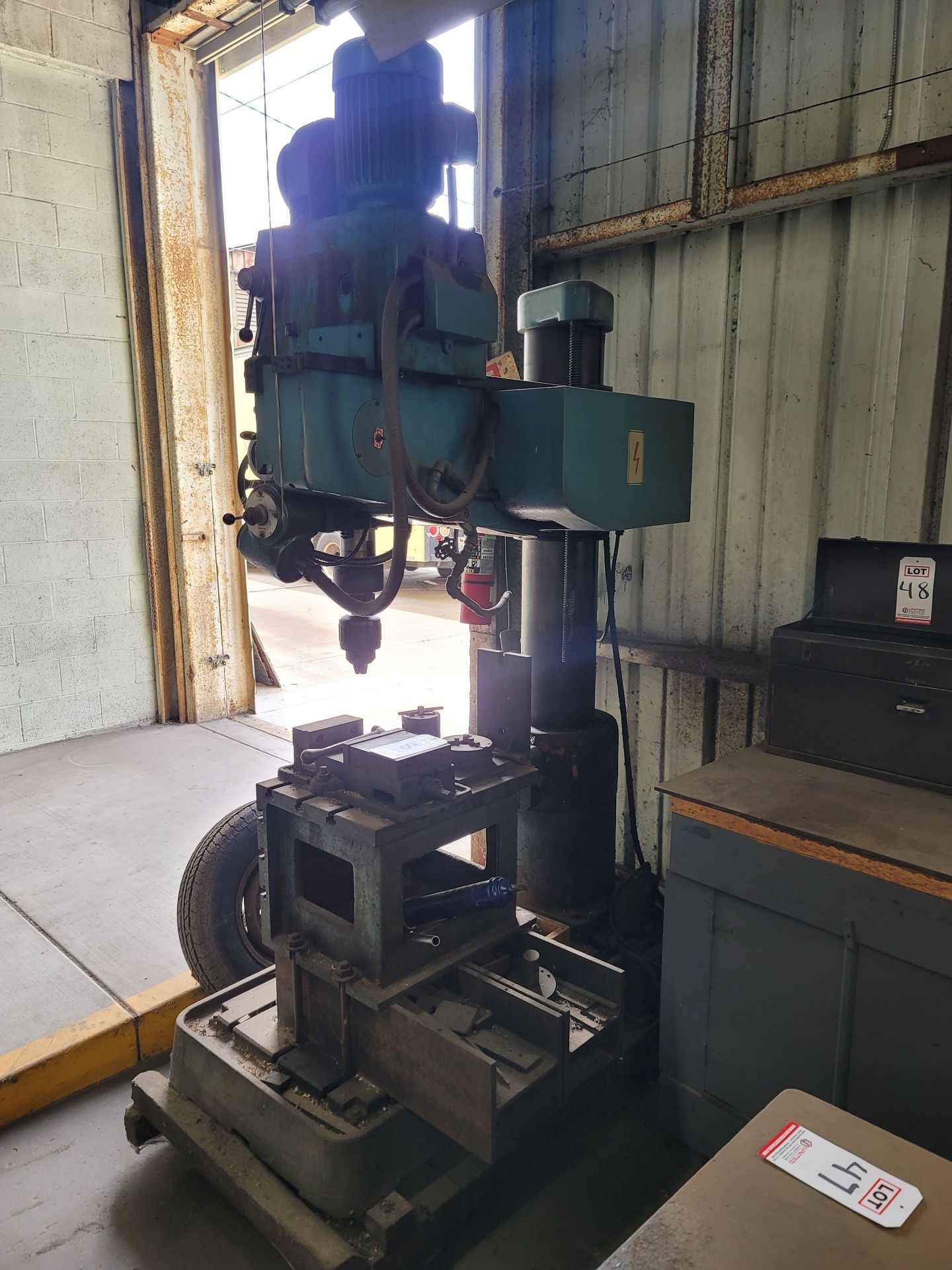 LUX DRILL RADIAL ARM DRILL, MODEL 832, S/N 7765, W/ T-SLOT ANGLE BLOCK - Image 2 of 8