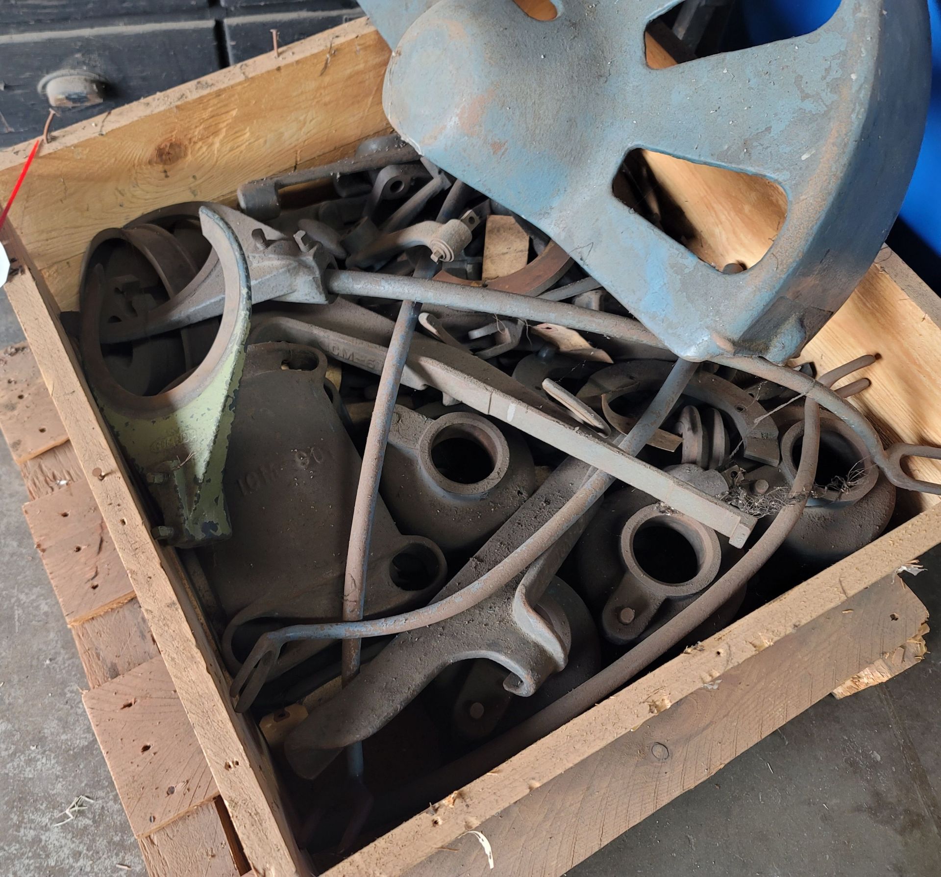 LOT - CRATE OF U.S.M. CLICKER PARTS - Image 2 of 2