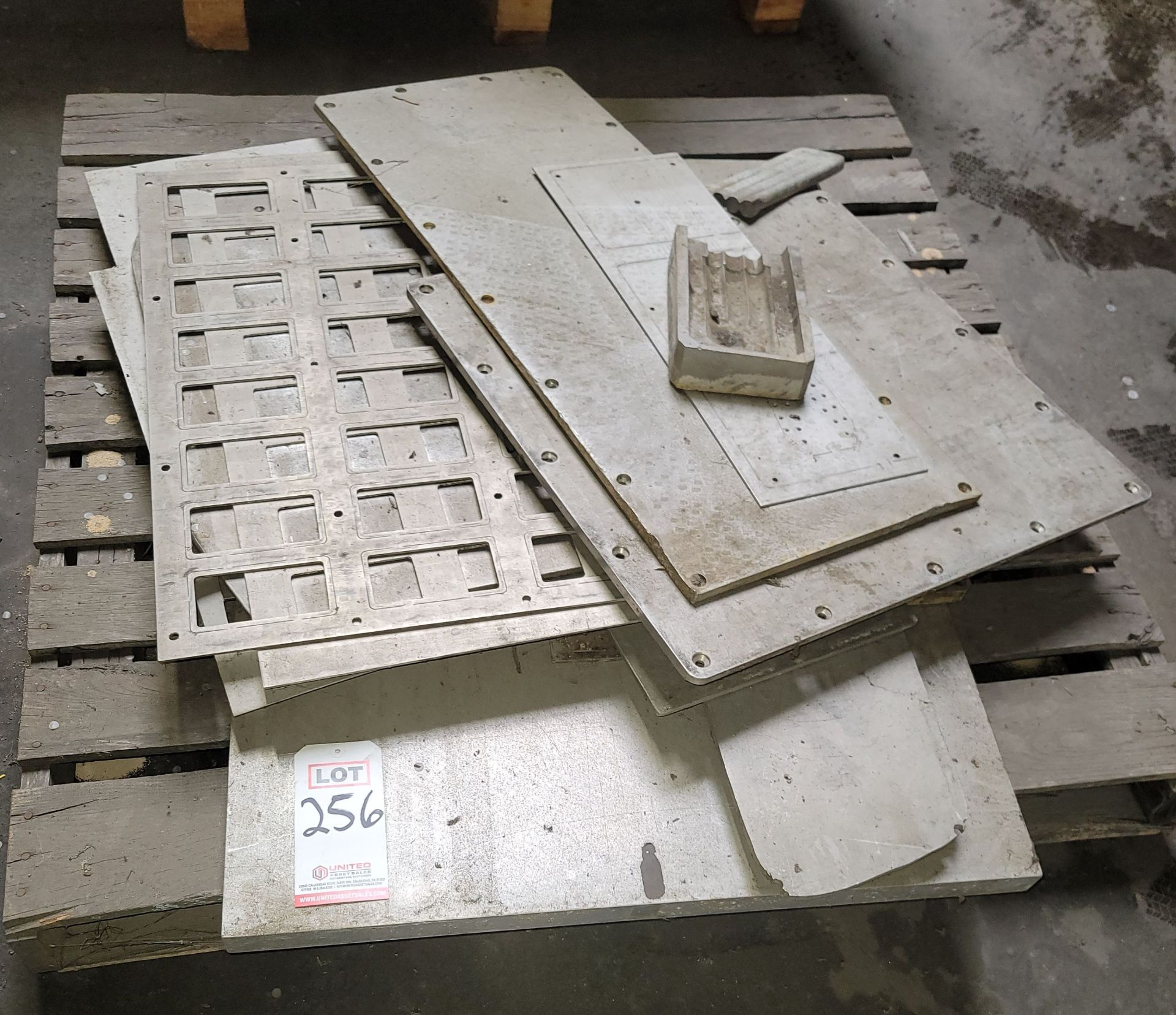 LOT - PALLET OF SCRAP ALUMINUM PLATE