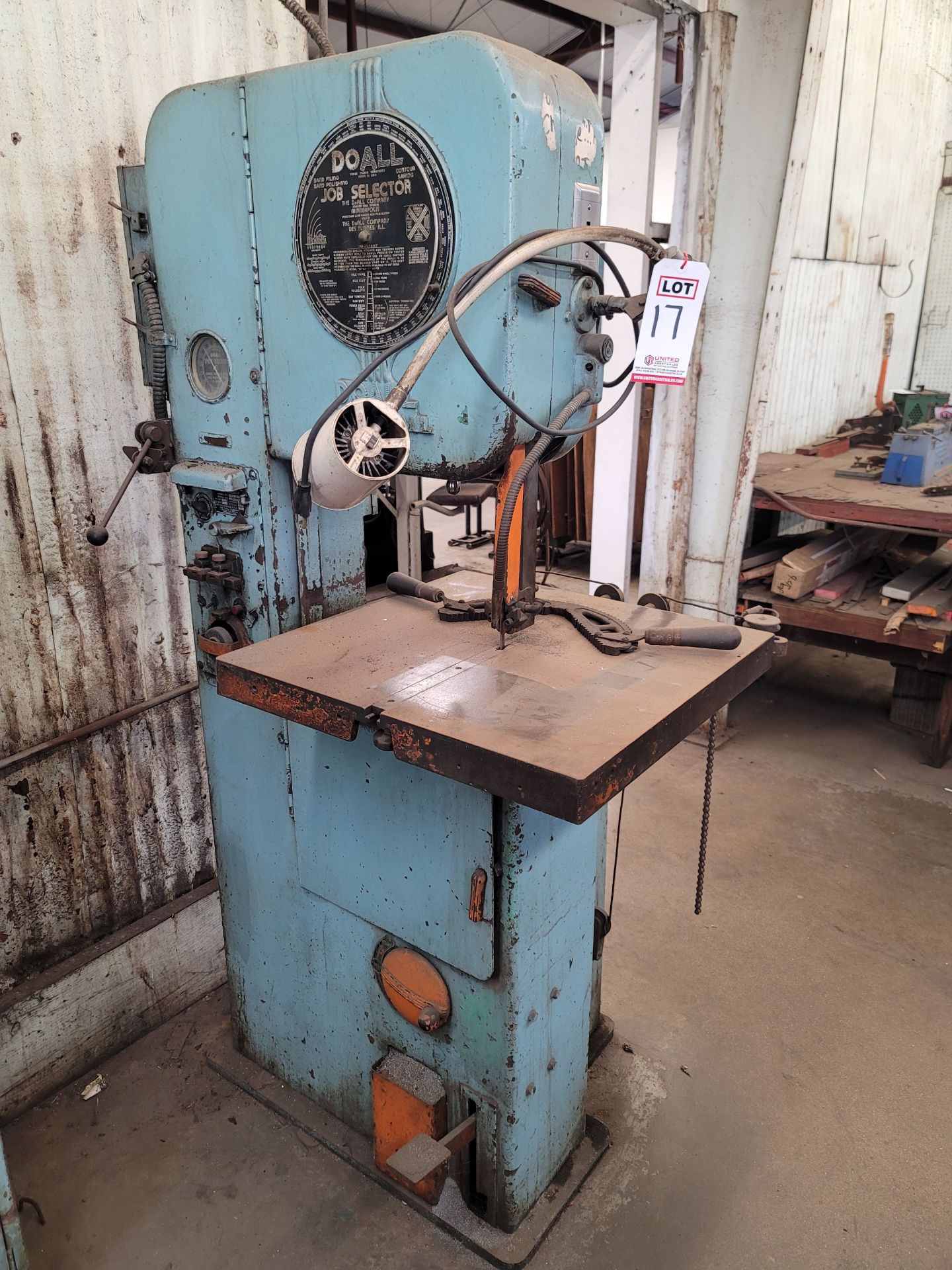 DOALL VERTICAL BAND SAW, BLADE WELDER & GRINDER, S/N 459775, W/ 2-DOOR CABINET, W/ CONTENTS: BLADES,